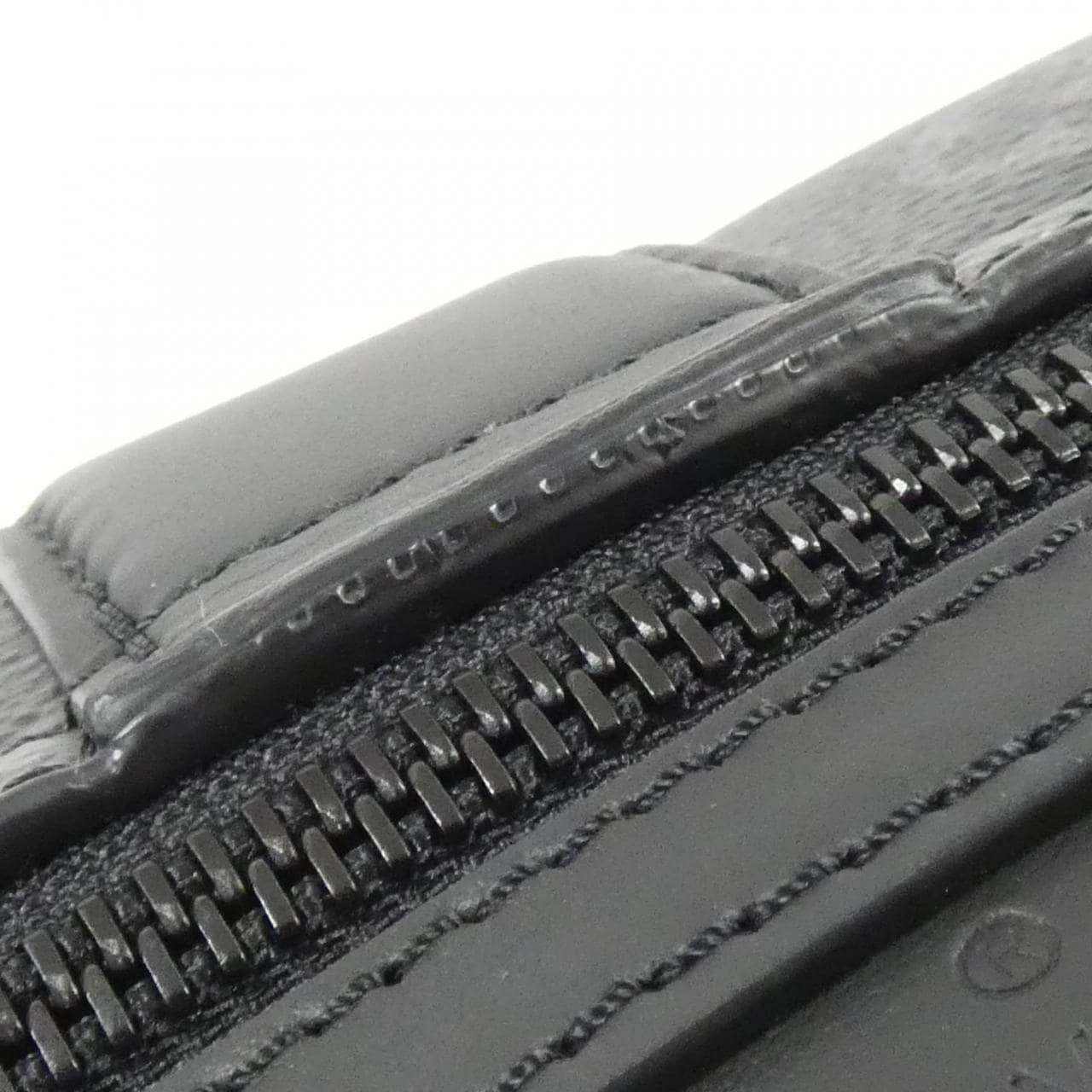 ルイヴィトン モノグラム エクリプス Sケープ メッセンジャー M46794 ショルダーバッグ