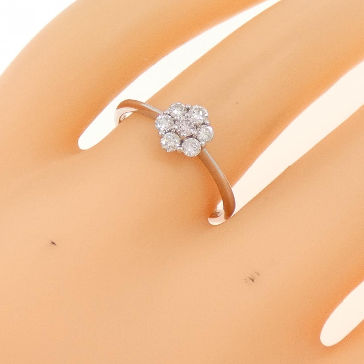 PT950 フラワー ピンクダイヤモンド リング 0.04CT