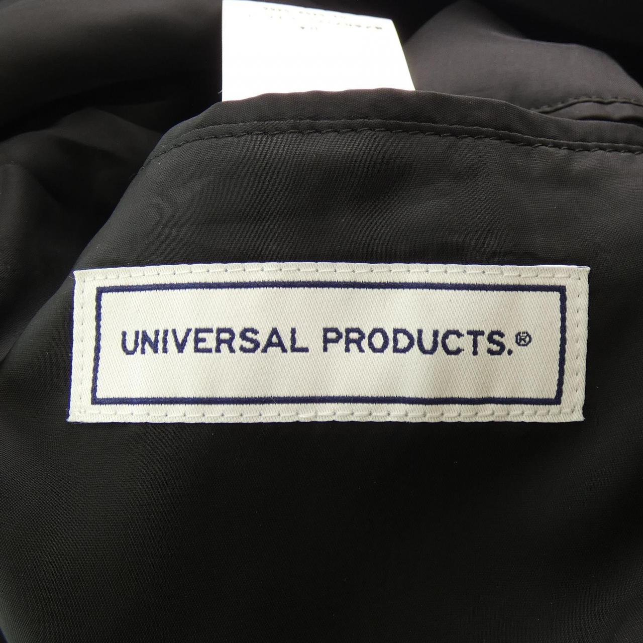 UNIVERSAL PRODUCTS大衣