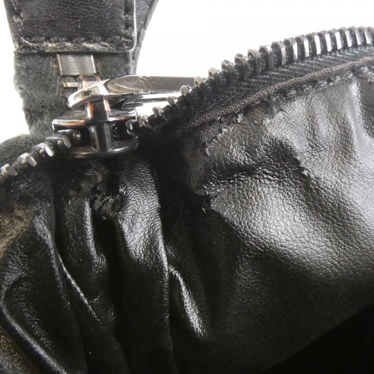 フェンディ 8N0005 JQ5 バッグ