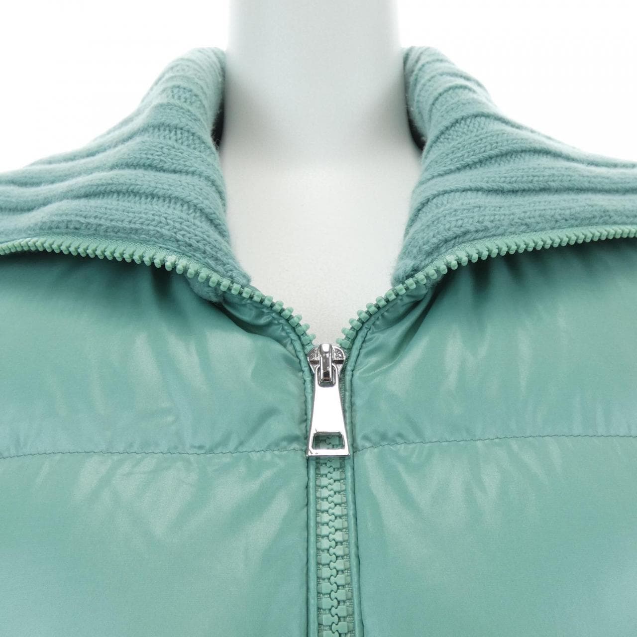 モンクレール MONCLER 20939B00013 M1115 ダウンジャケット