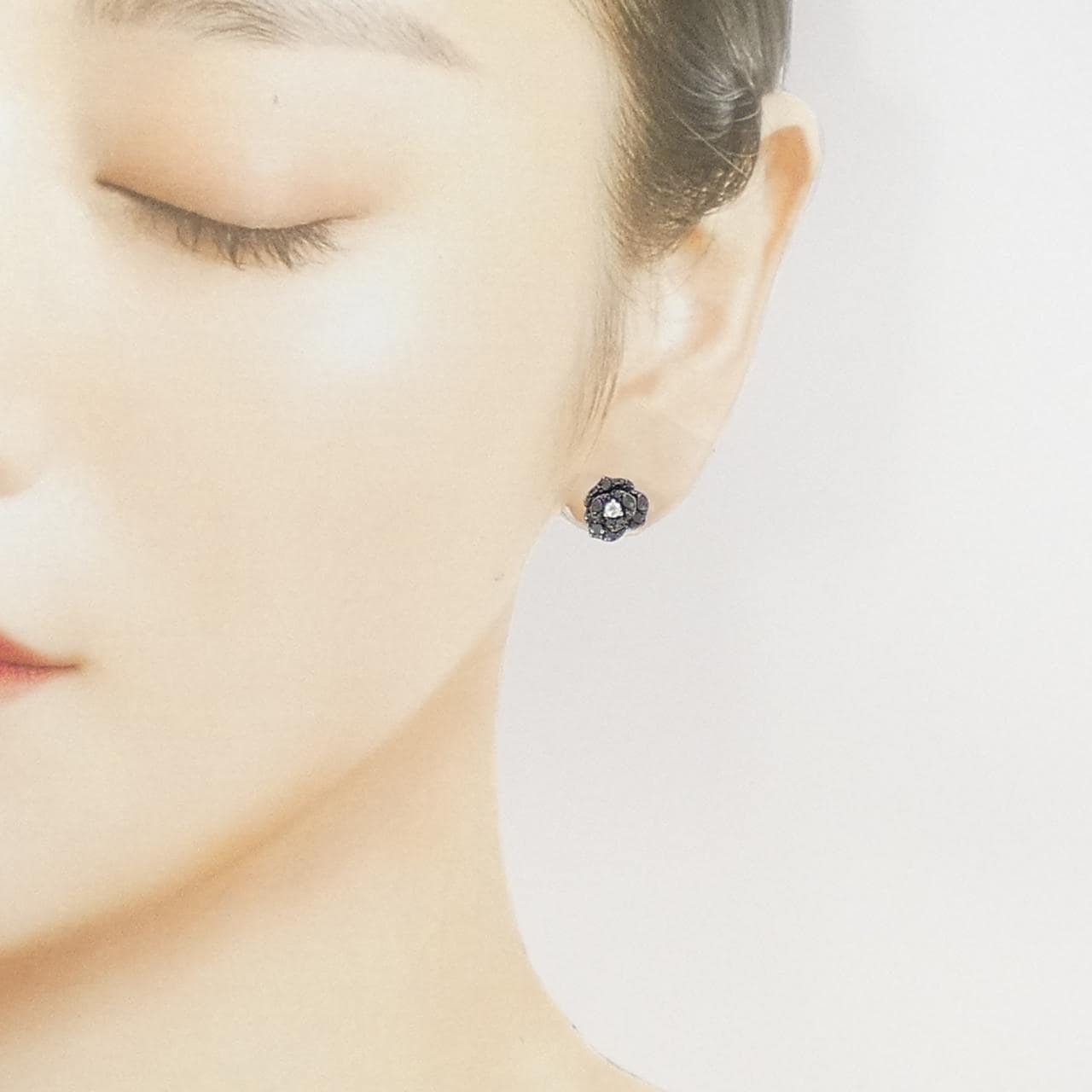 K18WG/K18BG ローズ ダイヤモンド ピアス 0.88CT