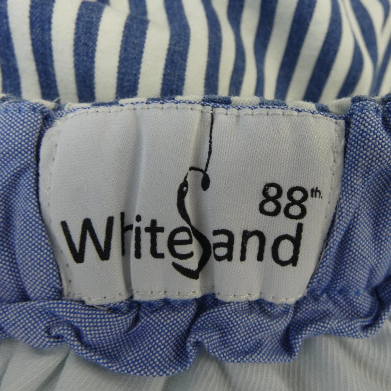 White and パンツ
