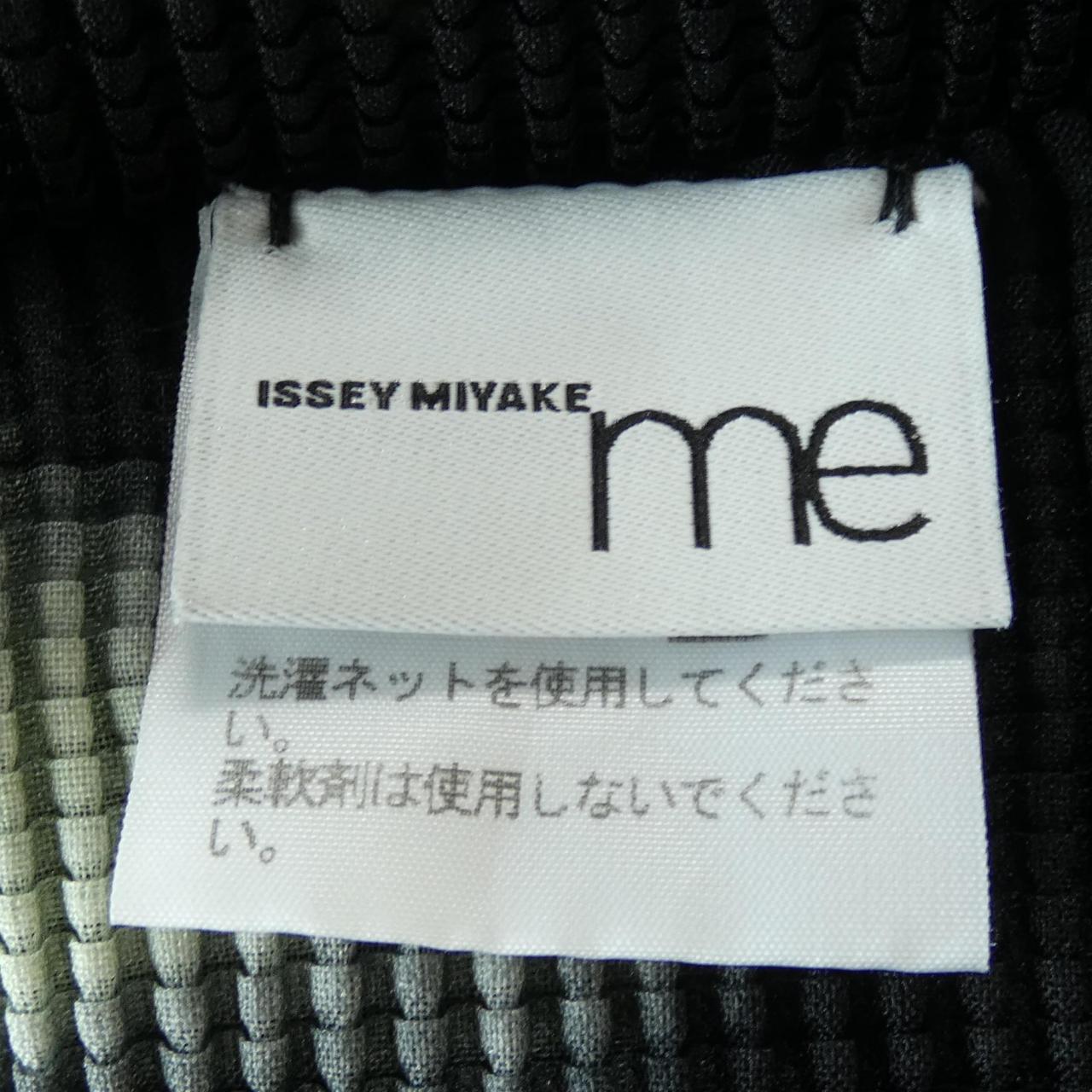 ミーイッセイミヤケ me ISSEY MIYAKE トップス