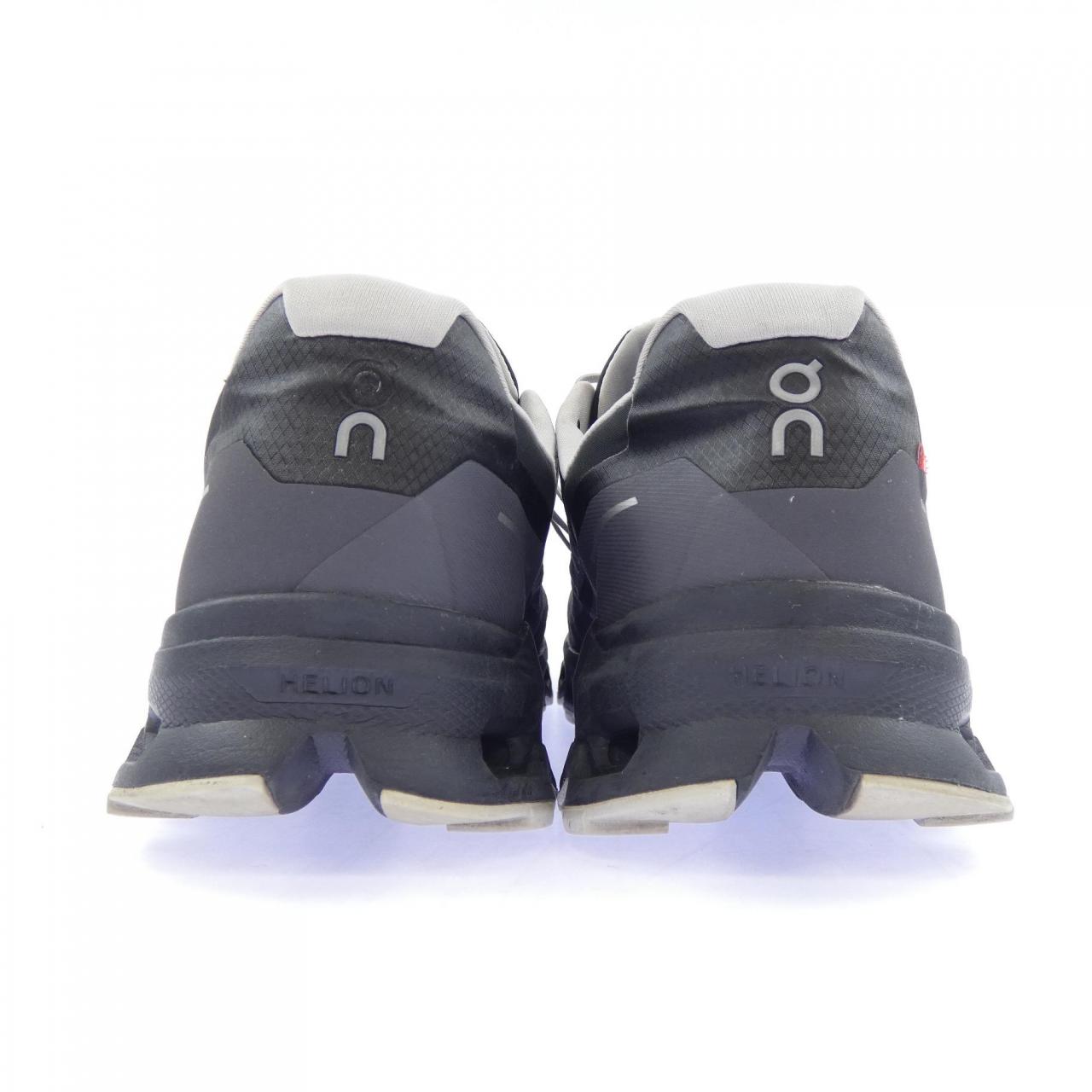 オン On cloudvista waterproof スニーカー