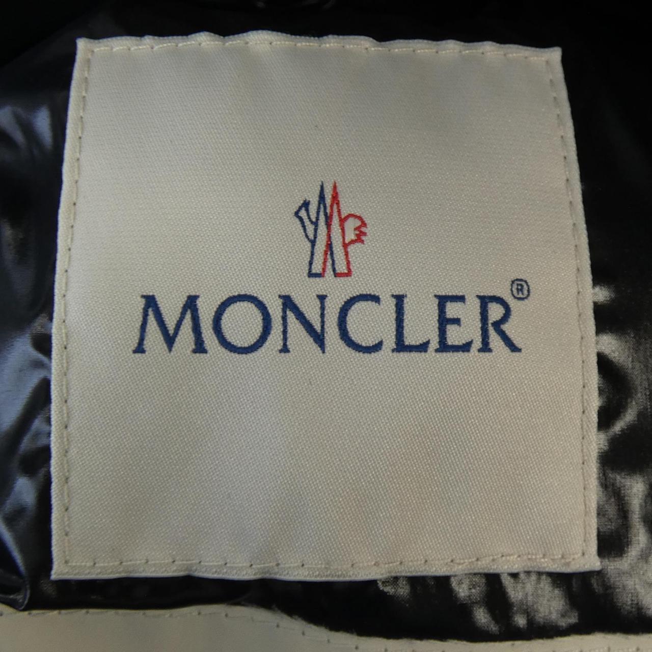 モンクレール MONCLER ダウンジャケット