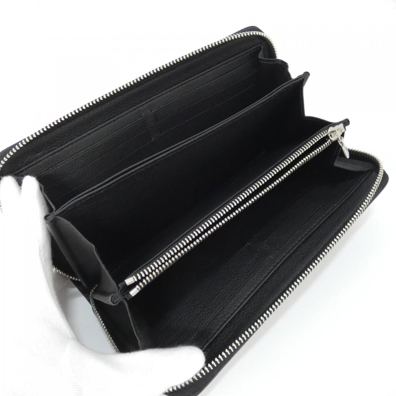 ルイヴィトン ジッピー ロックミー M62622 財布