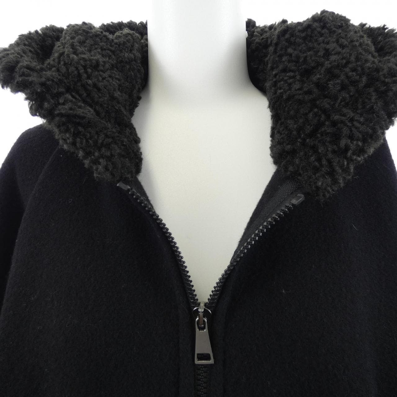 モンクレール MONCLER 20933G50400 ケープ