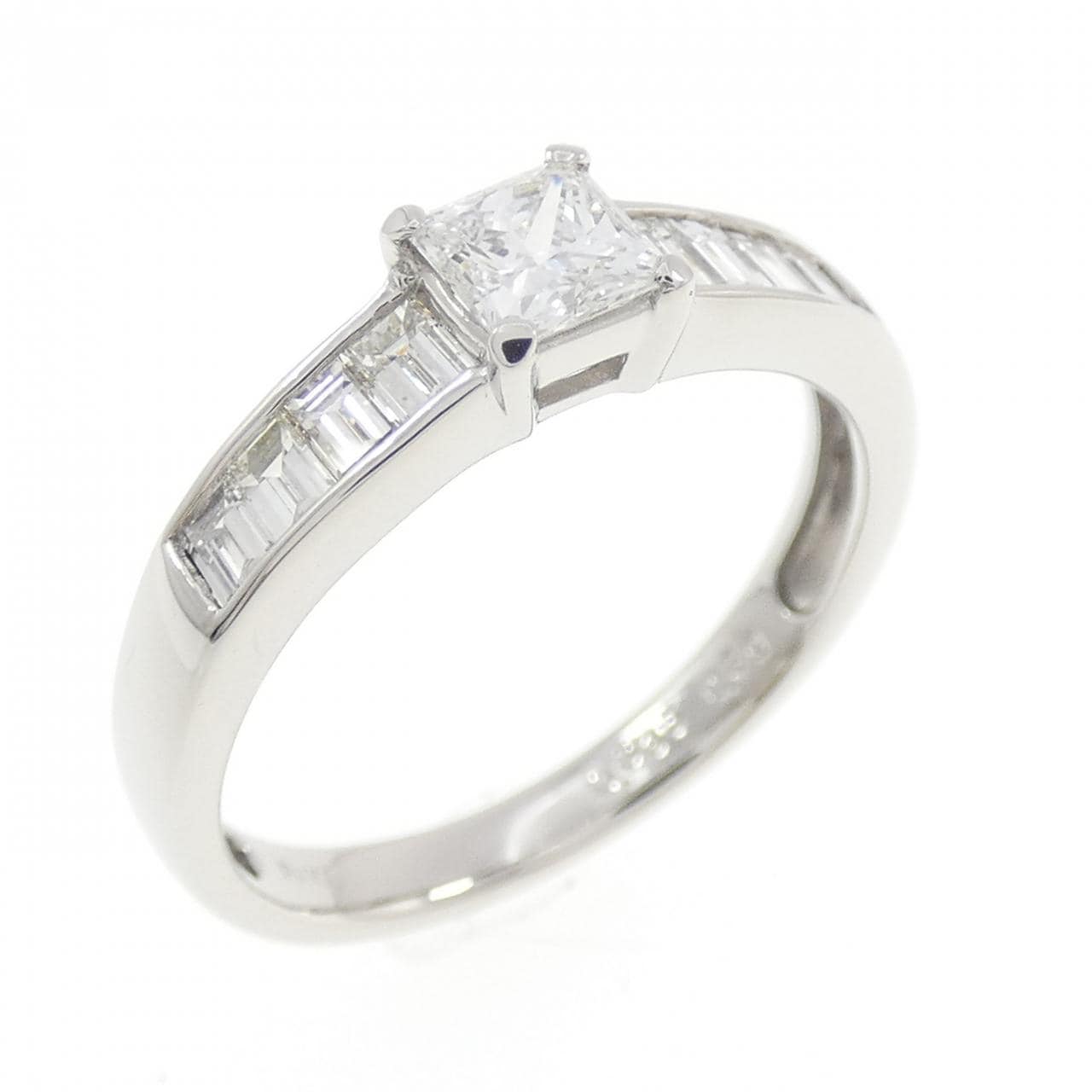PT900 ダイヤモンド リング 0.335CT F VVS1 ファンシーカット