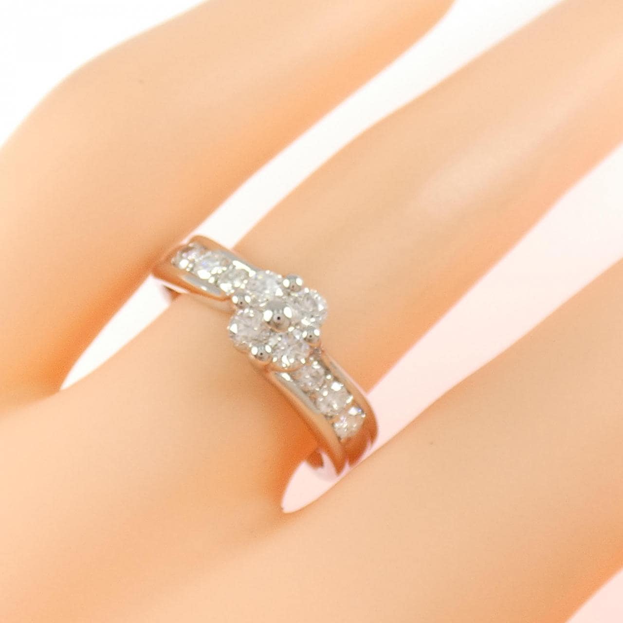 PT900 フラワー ダイヤモンド リング 0.50CT