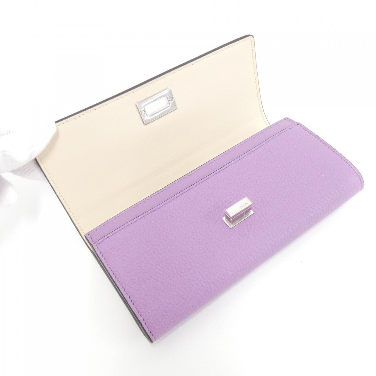 FENDI Peekaboo 8M0427 A91B 钱包