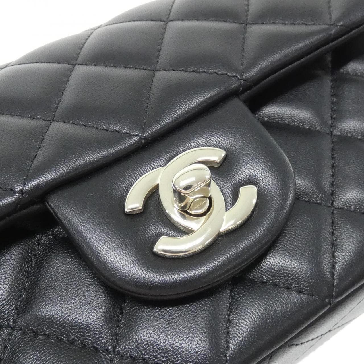 【未使用品】シャネル 69900 ショルダーバッグ