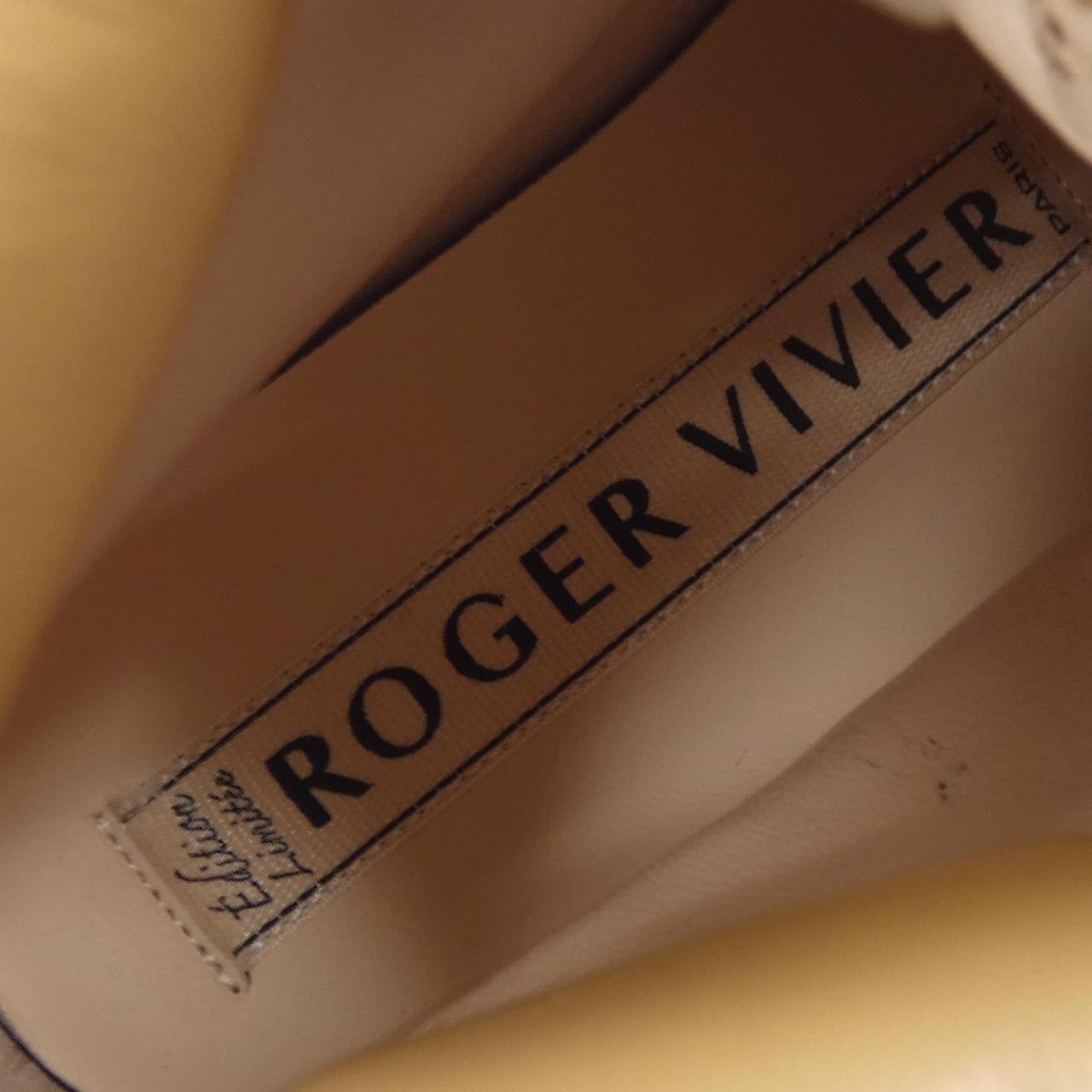 ロジェヴィヴィエ ROGER VIVIER ブーツ