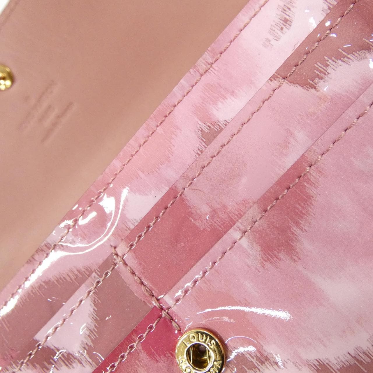 ルイヴィトン モノグラム ヴェルニ フラワー イカット ポルトフォイユ サラ M90023 財布