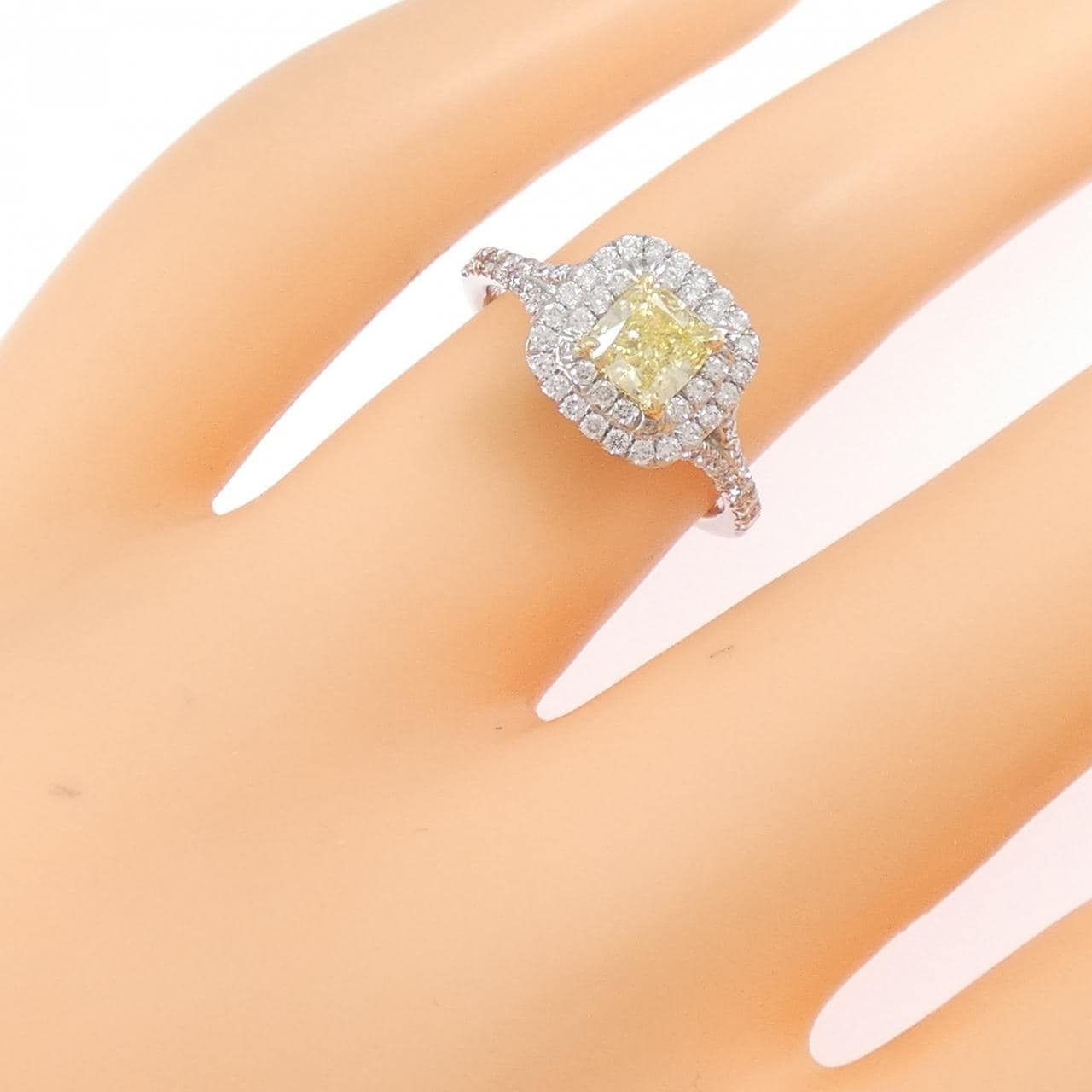 ティファニー ソレスト リング 0.58CT FIY VS1