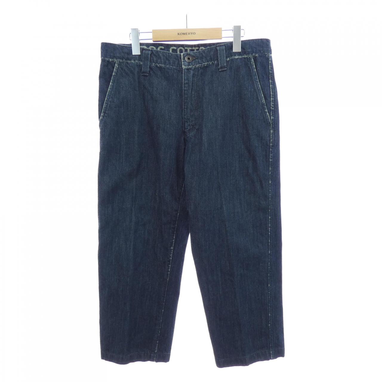 イッセイミヤケ ISSEY MIYAKE ME01FF056 ジーンズ