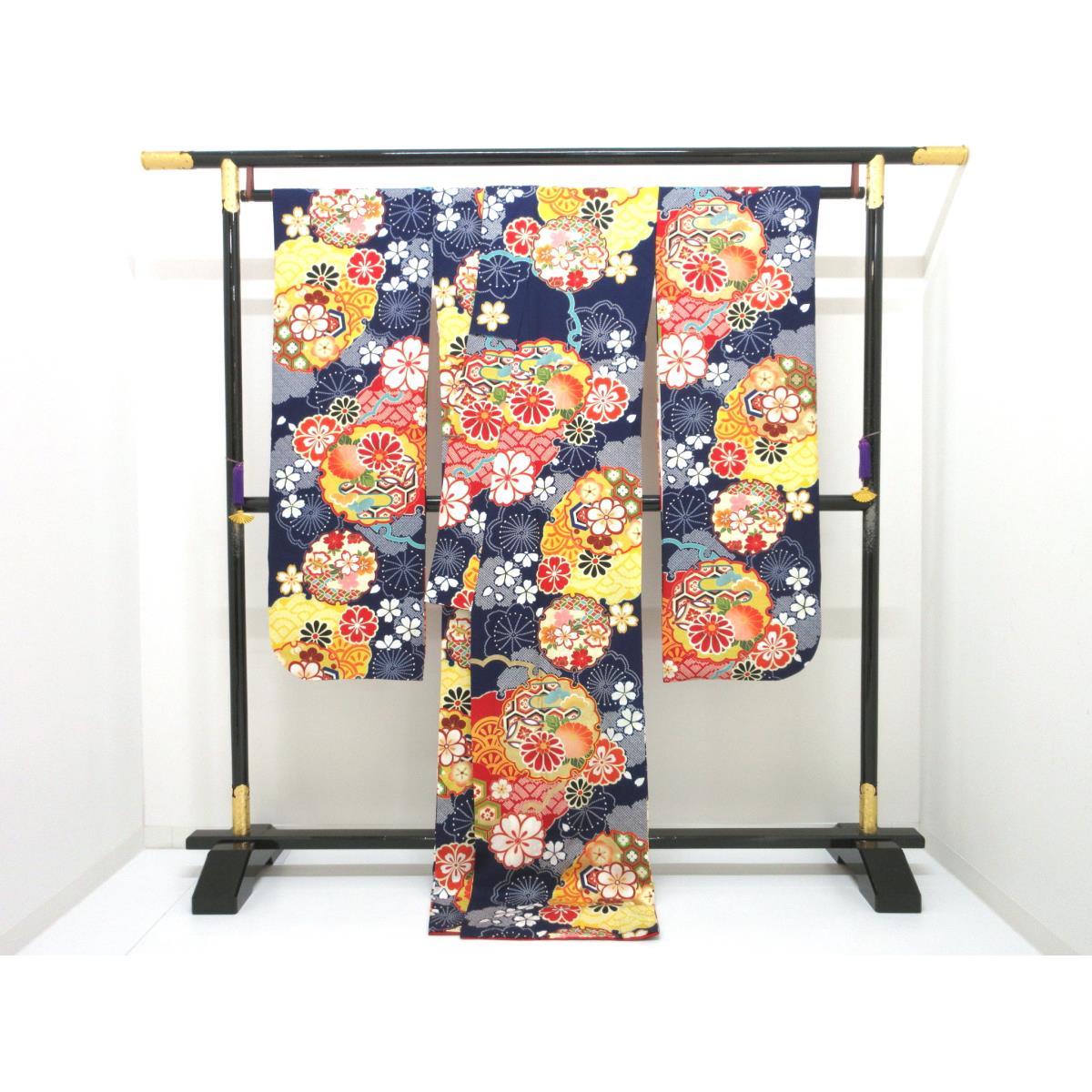 振袖　友禅金彩加工　刺繍入り