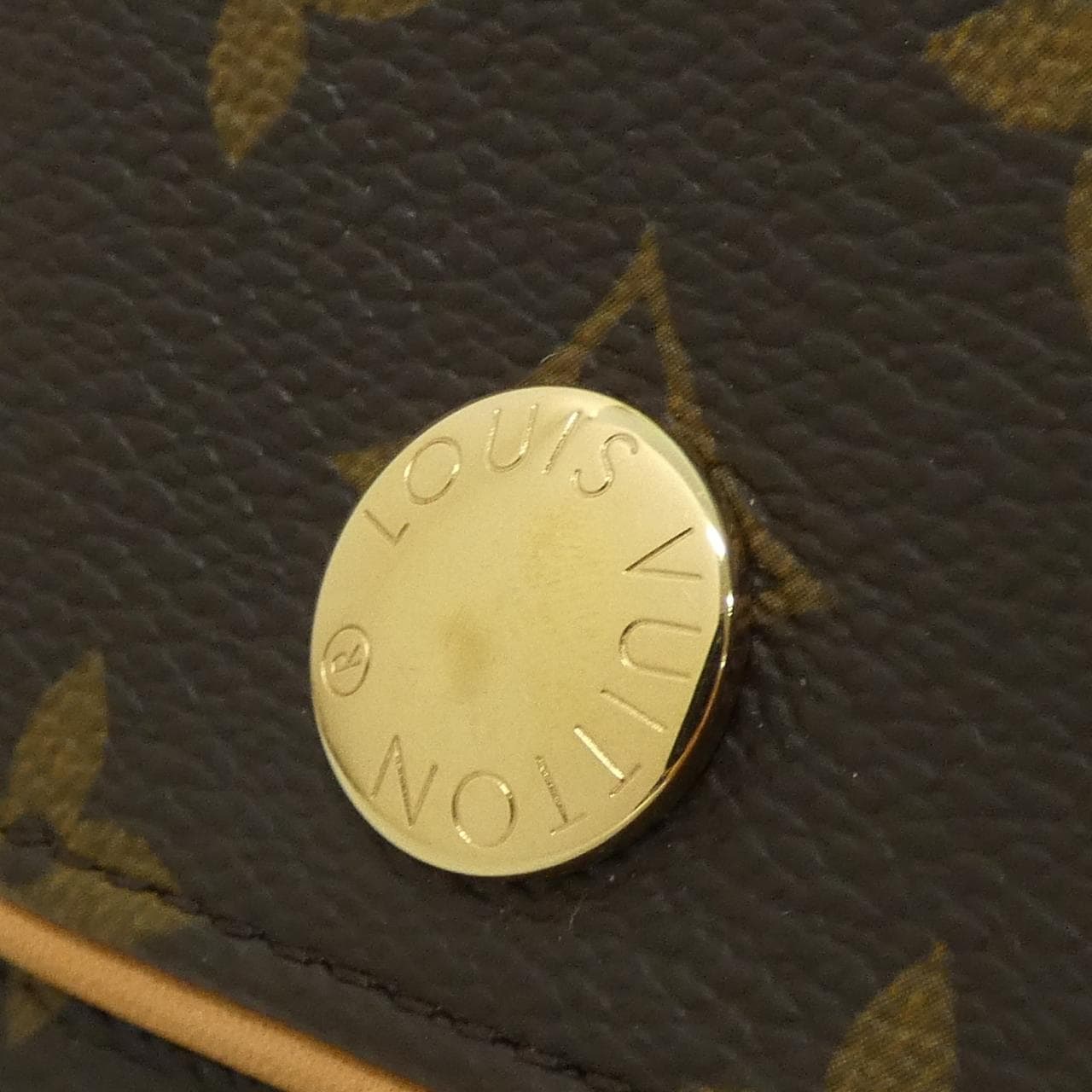 LOUIS VUITTON Monogram Pochette Cancun M60018 包