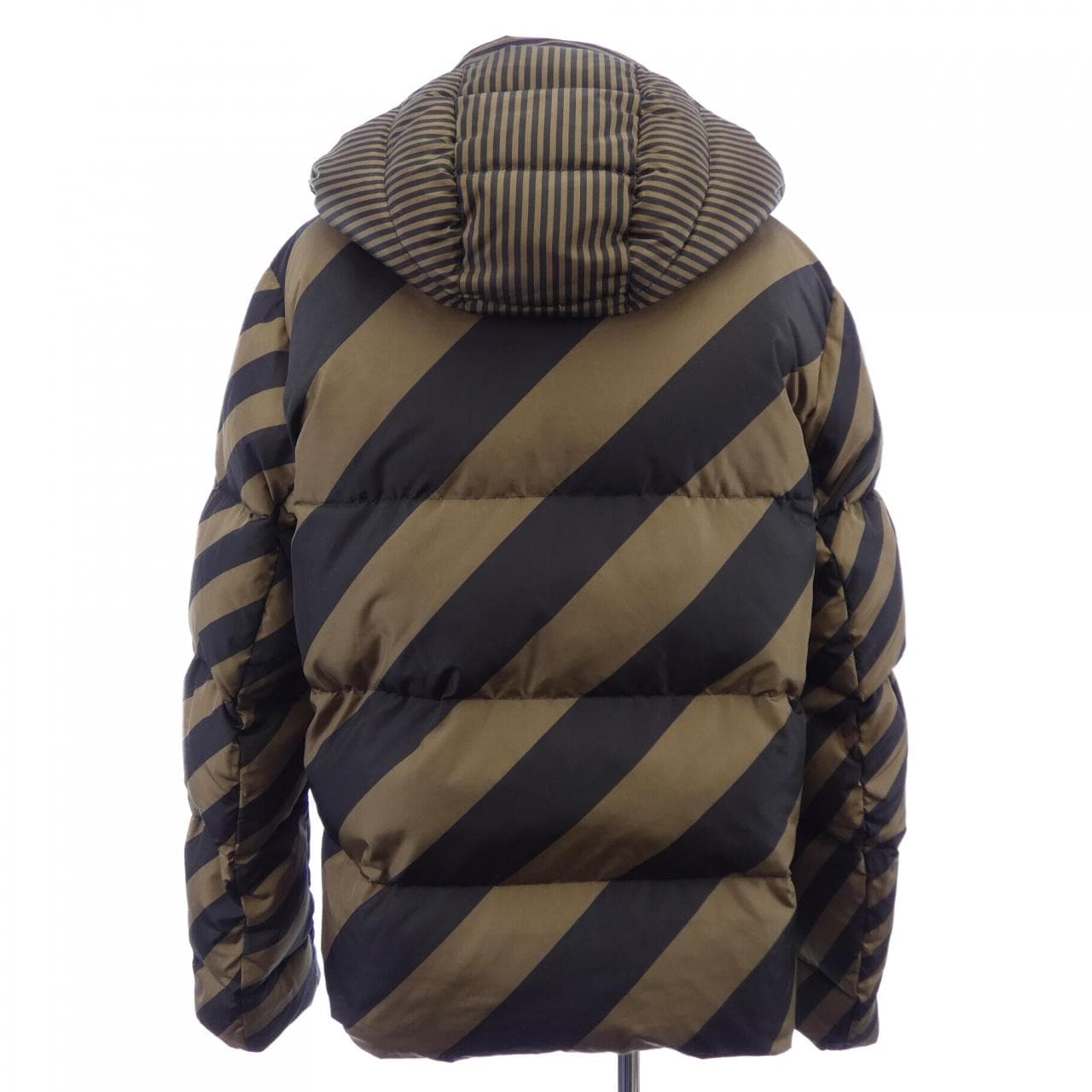 フェンディ FENDI FFモチーフ FAA582 A79O ダウンジャケット