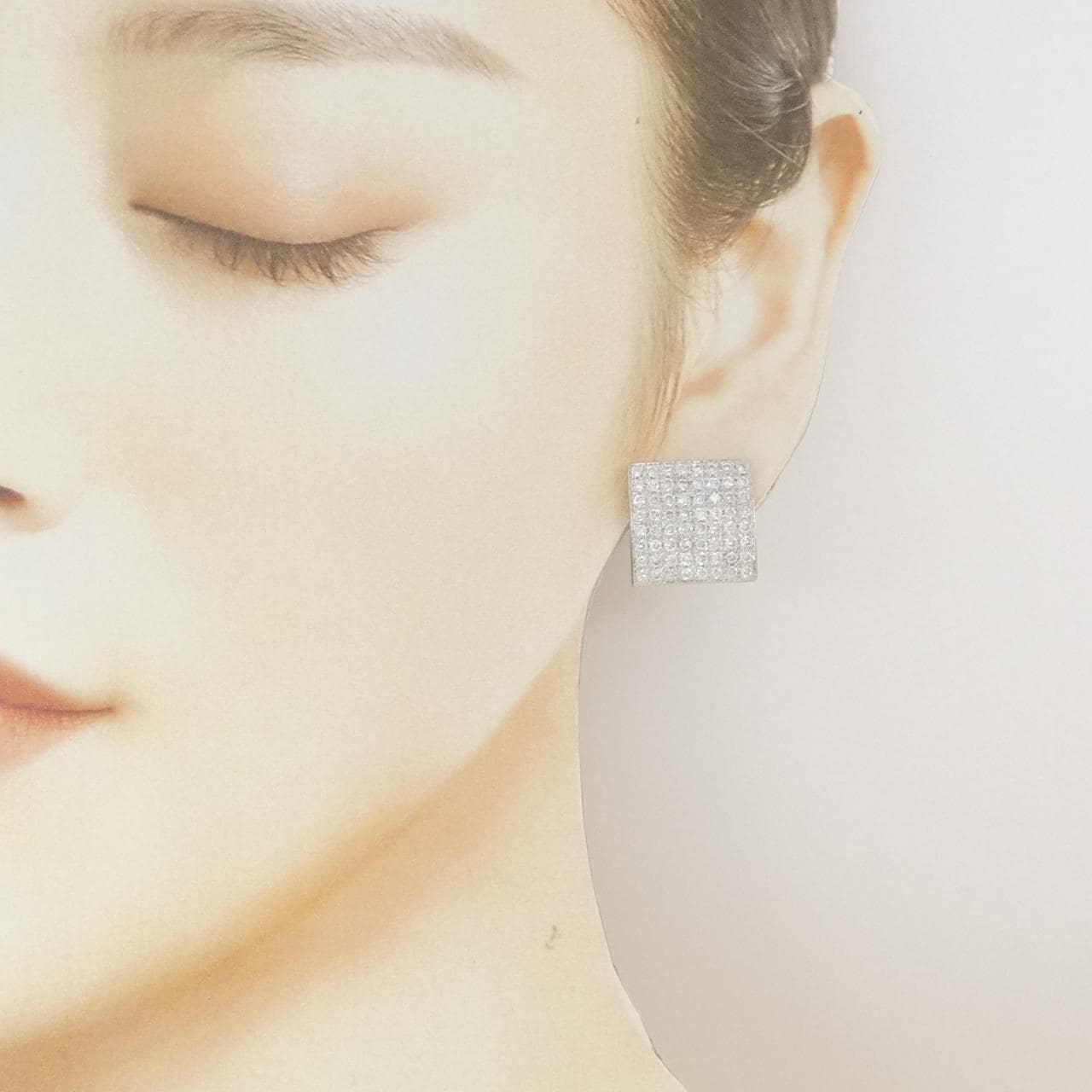 K18WG/K14WG パヴェ ダイヤモンド ピアス 2.80CT