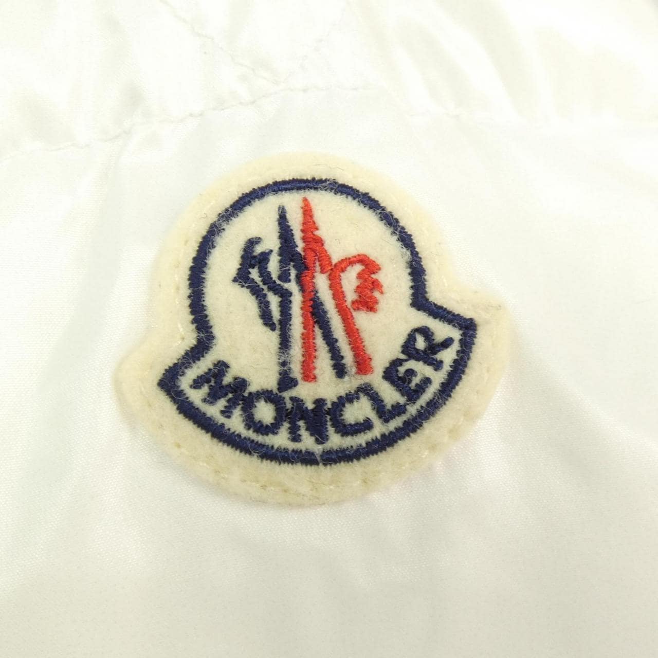 モンクレール MONCLER ダウンジャケット