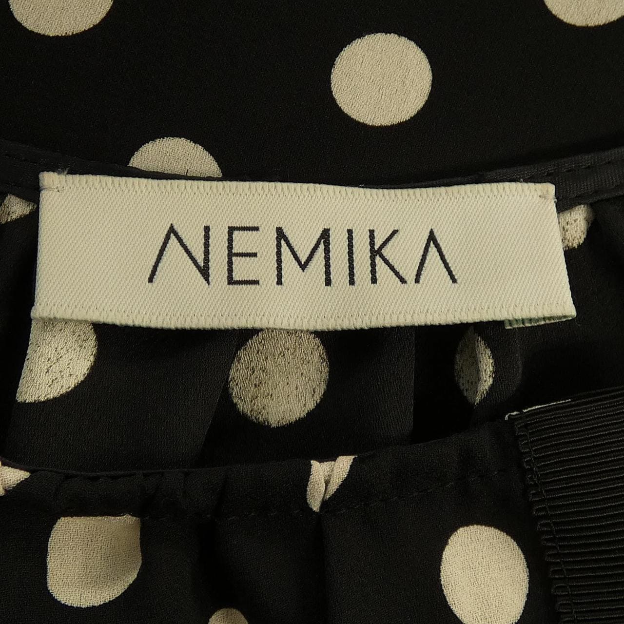 ネミカ NEMIKA トップス