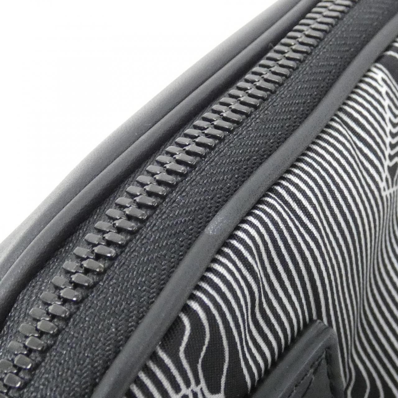 ルイヴィトン LOUIS VUITTON 2054 エクスパンダブル メッセンジャー M55698 ショルダーバッグ