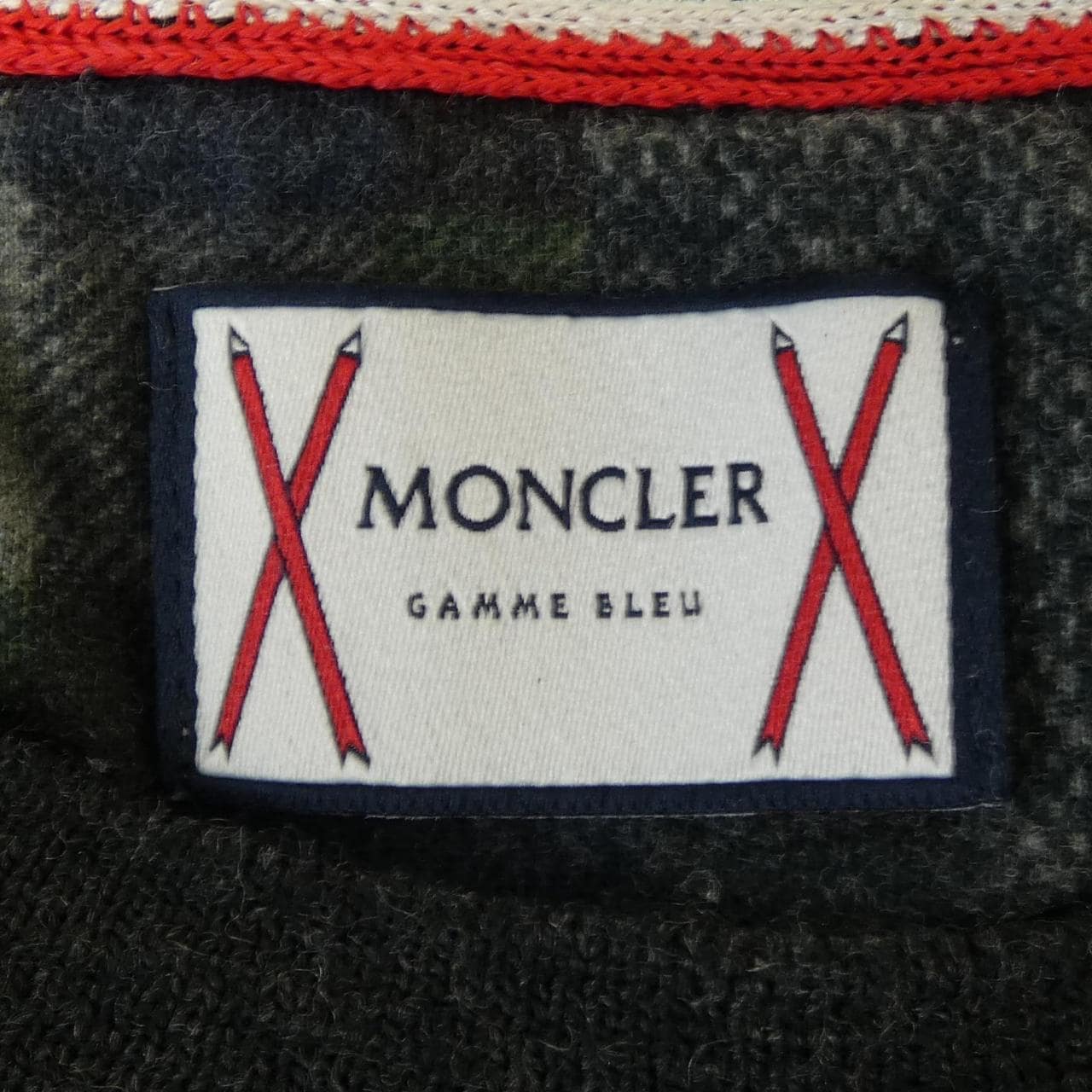 モンクレールガムブルー MONCLER GAMMEBLEU A23918001300 Tシャツ