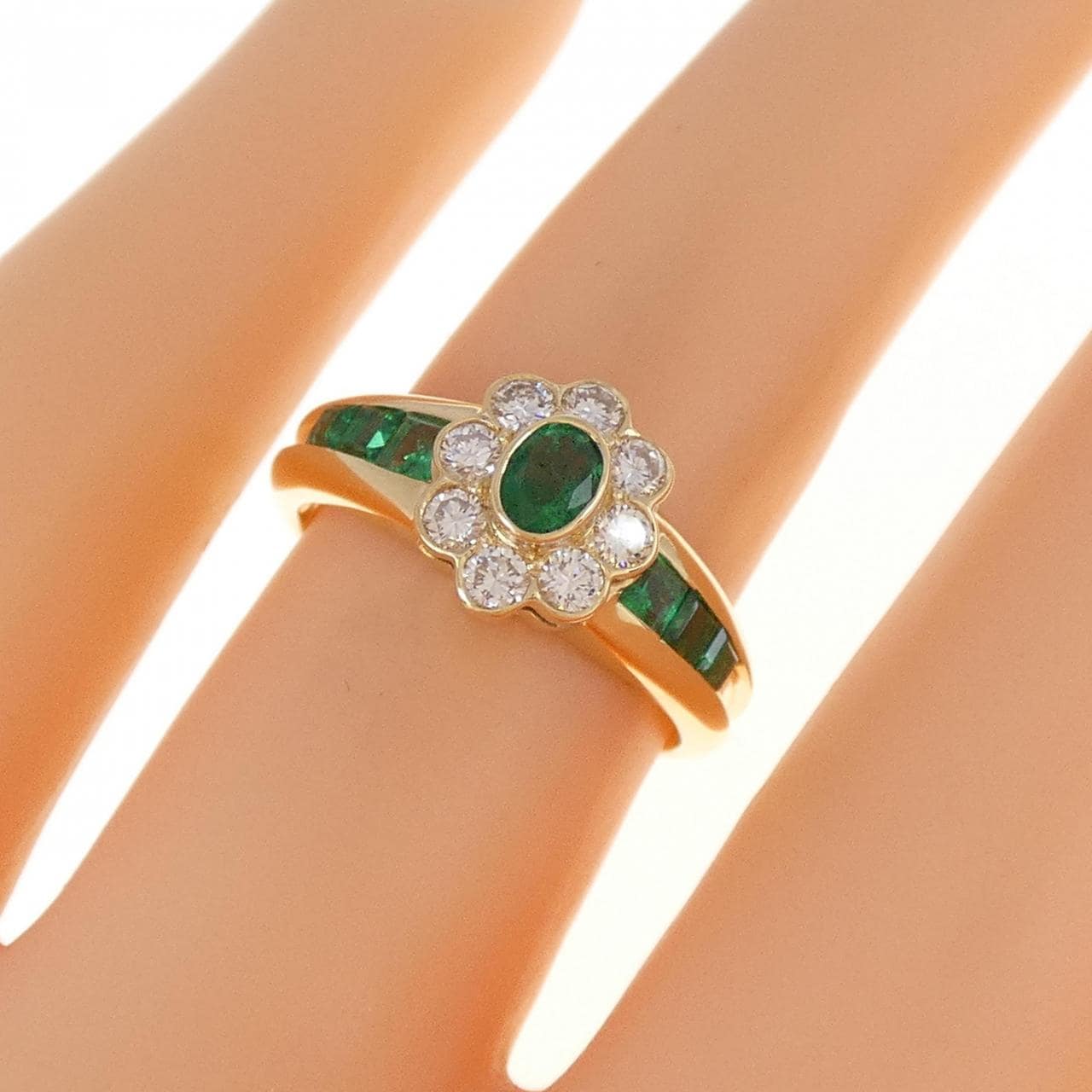 750YG Emerald Ring 0.39CT