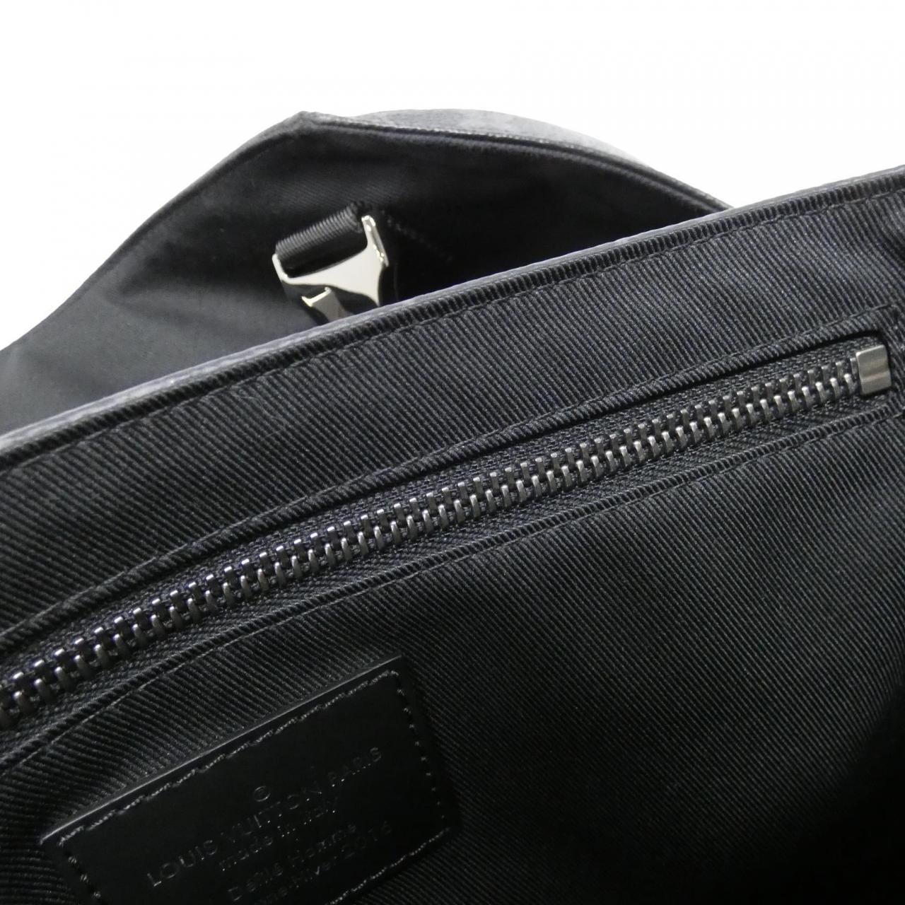 ルイヴィトン モノグラム エクリプス メッセンジャー ヴォワヤージュ PM M40511 ショルダーバッグ