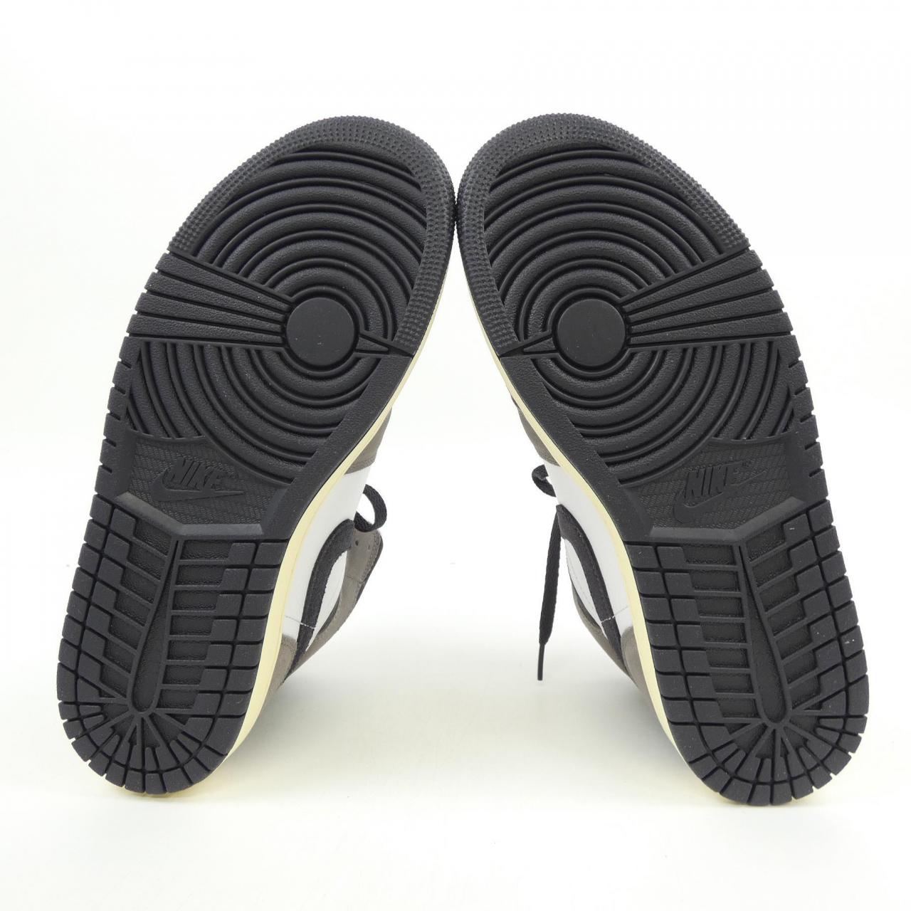 エアジョーダン AIR JORDAN HQ2011 100 スニーカー