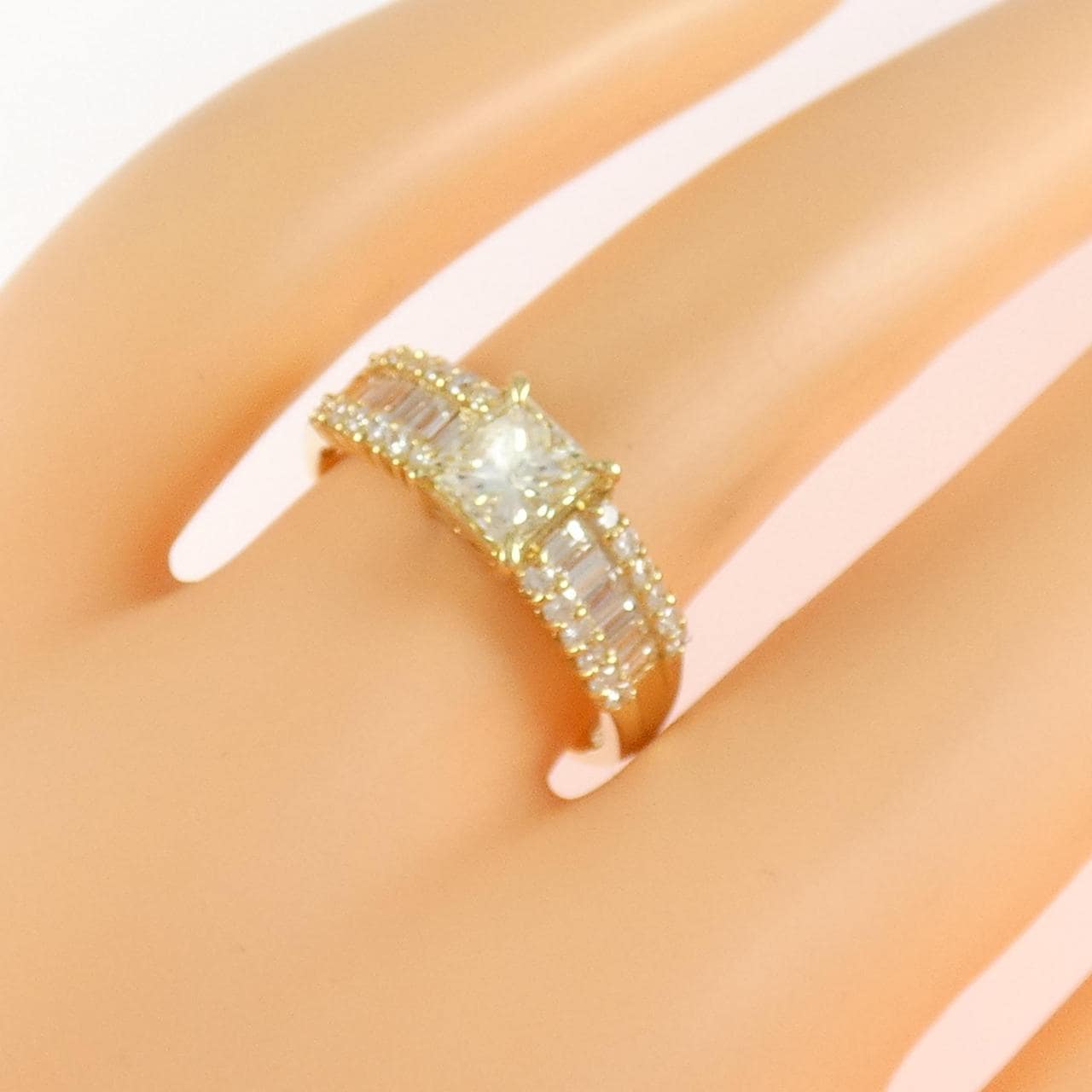 K18YG ダイヤモンド リング 0.861CT