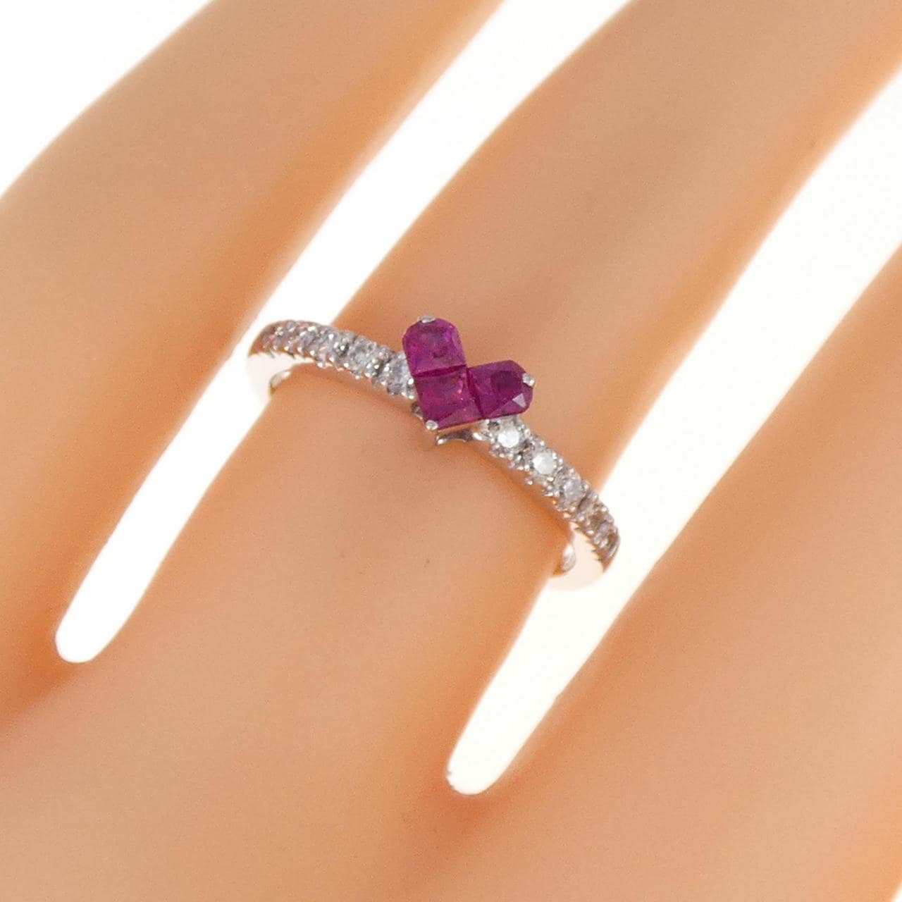 STAR JEWELRY Mysterious Heart Ring 0.25CT