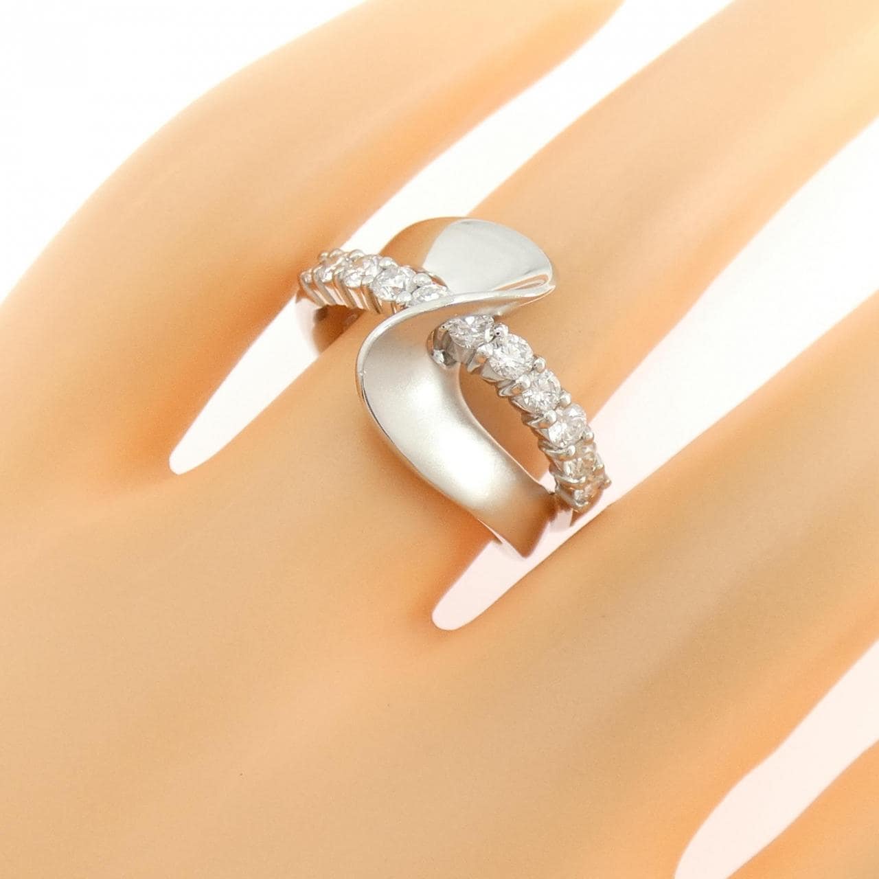 PT900 ダイヤモンド リング 0.70CT