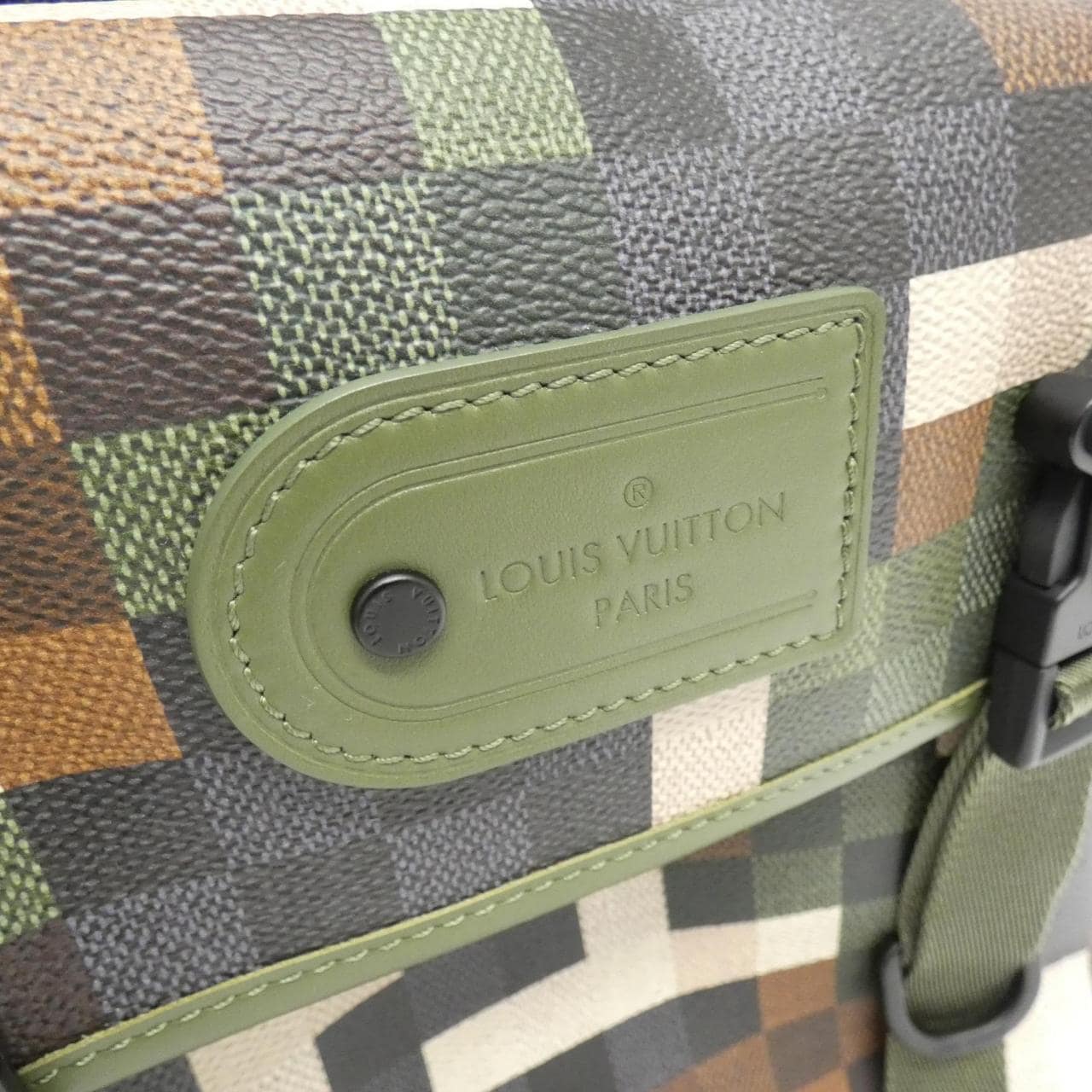 LOUIS VUITTON Damoflage 运动背包 M24445双肩包