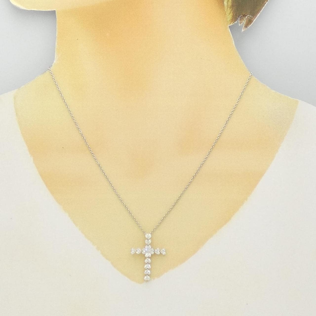 HARRY WINSTON heart shape cross necklace