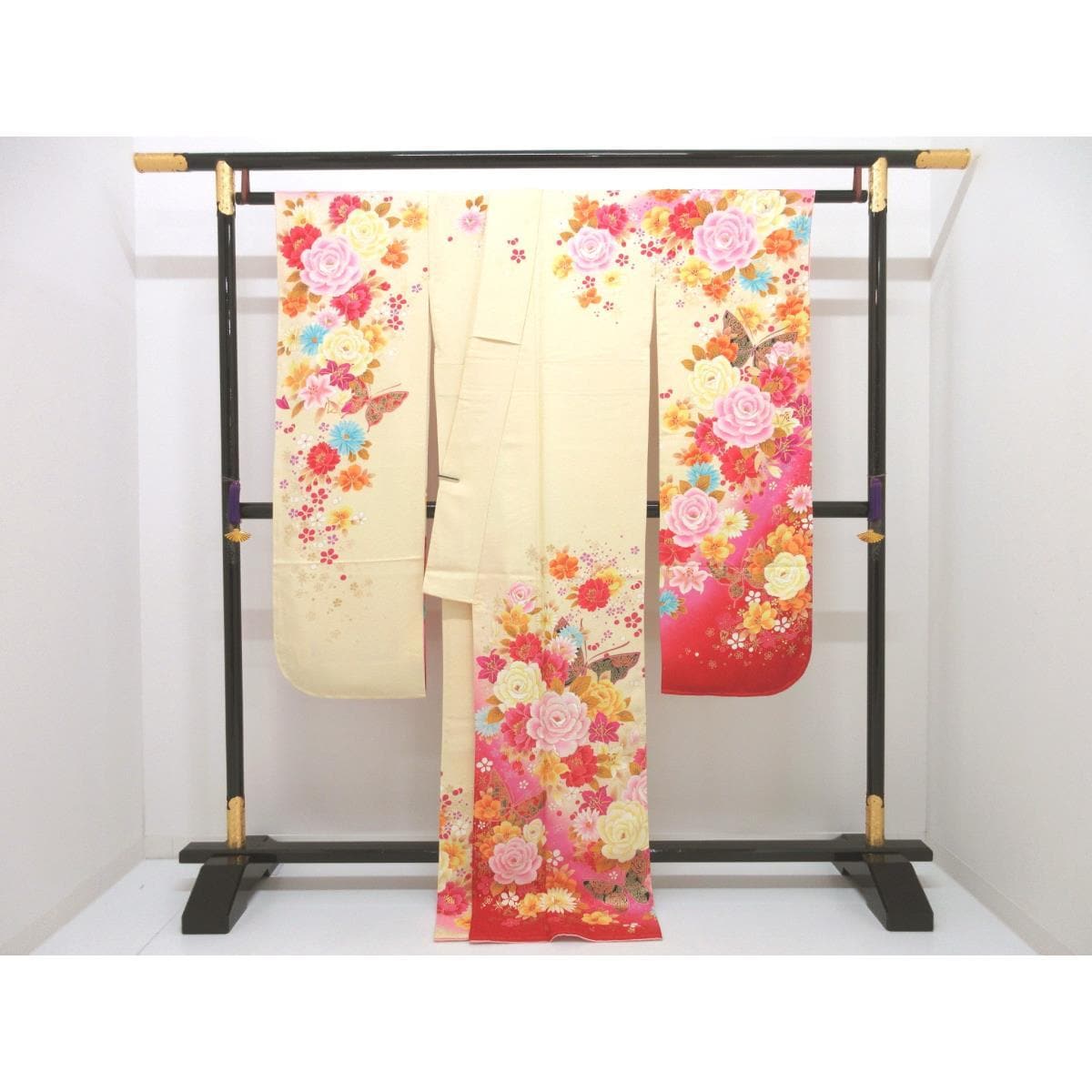 【未使用品】振袖　友禅金彩加工　刺繍入りボカシ染