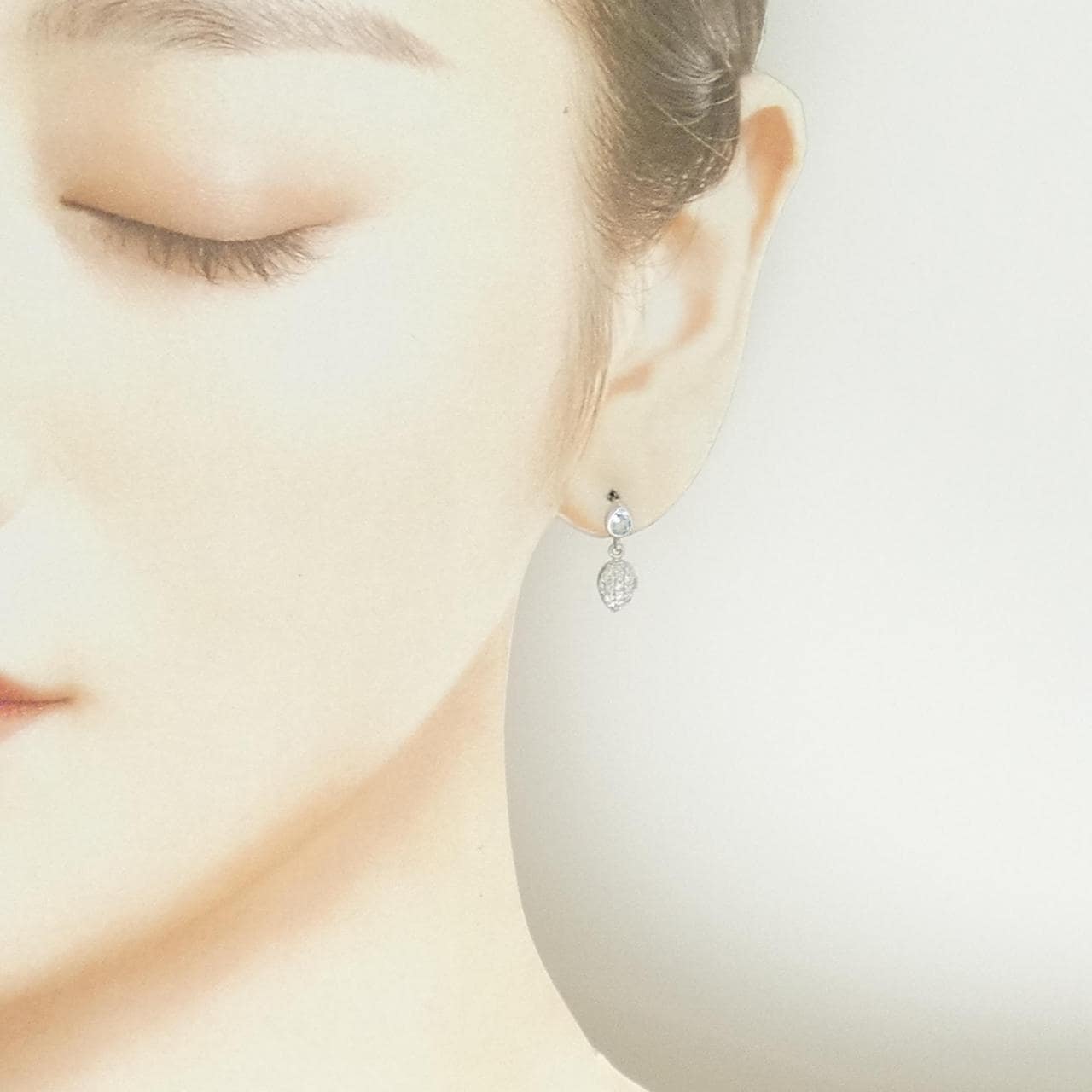 PT900 ブルートパーズ ピアス 0.40CT