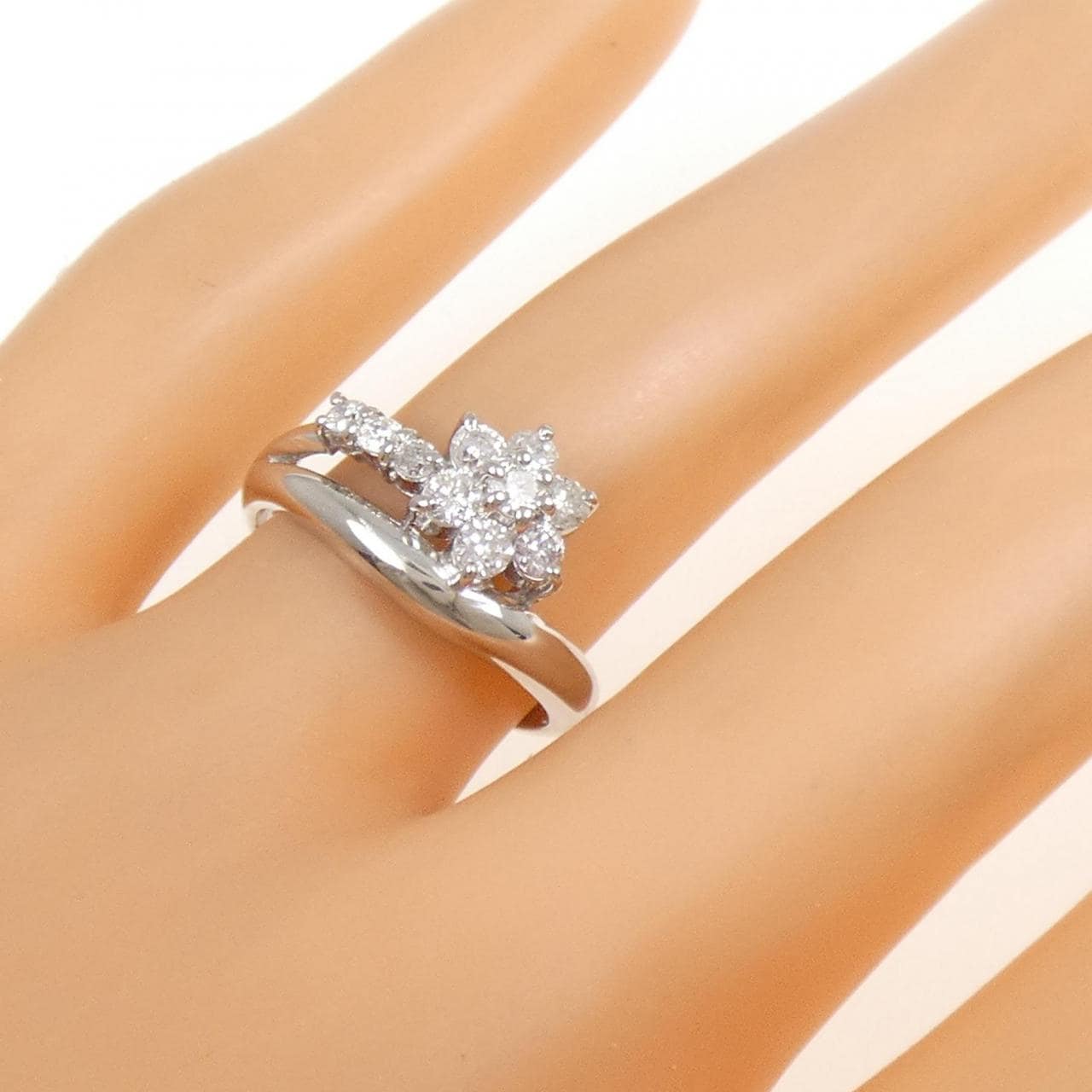 PT900 フラワー ダイヤモンド リング 0.50CT