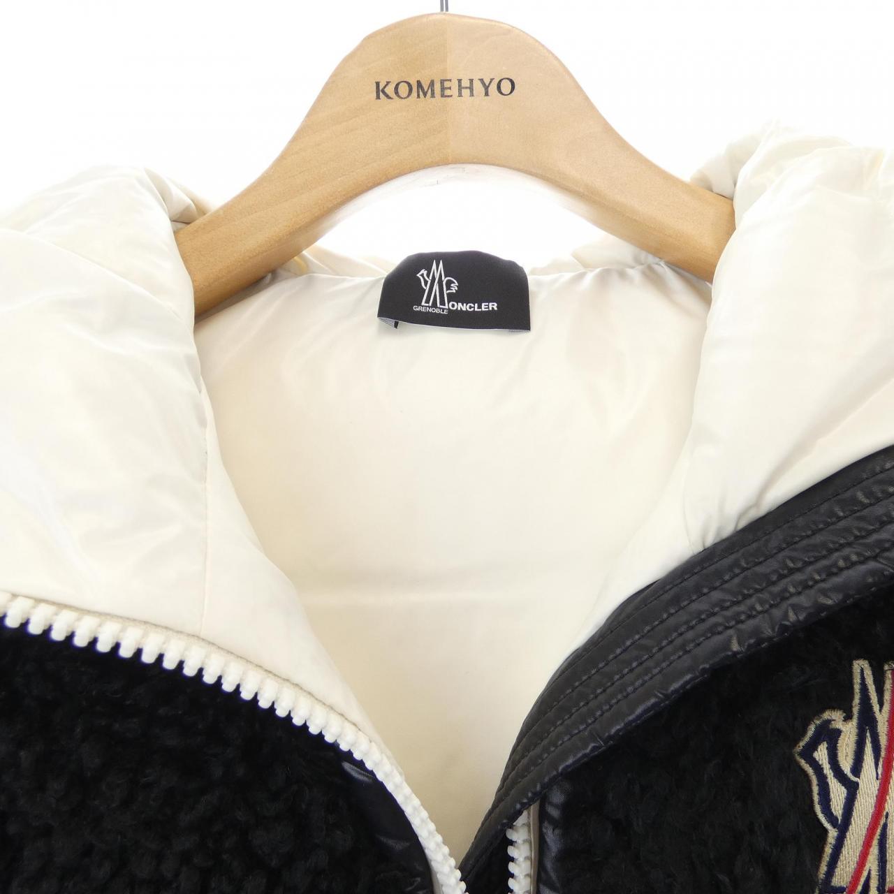 モンクレールグルノーブル MONCLER GRENOBLE 20988G00022 ダウンベスト