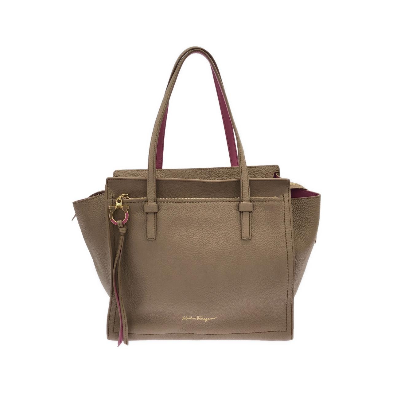 サルヴァトーレフェラガモ 21 F216 バッグ