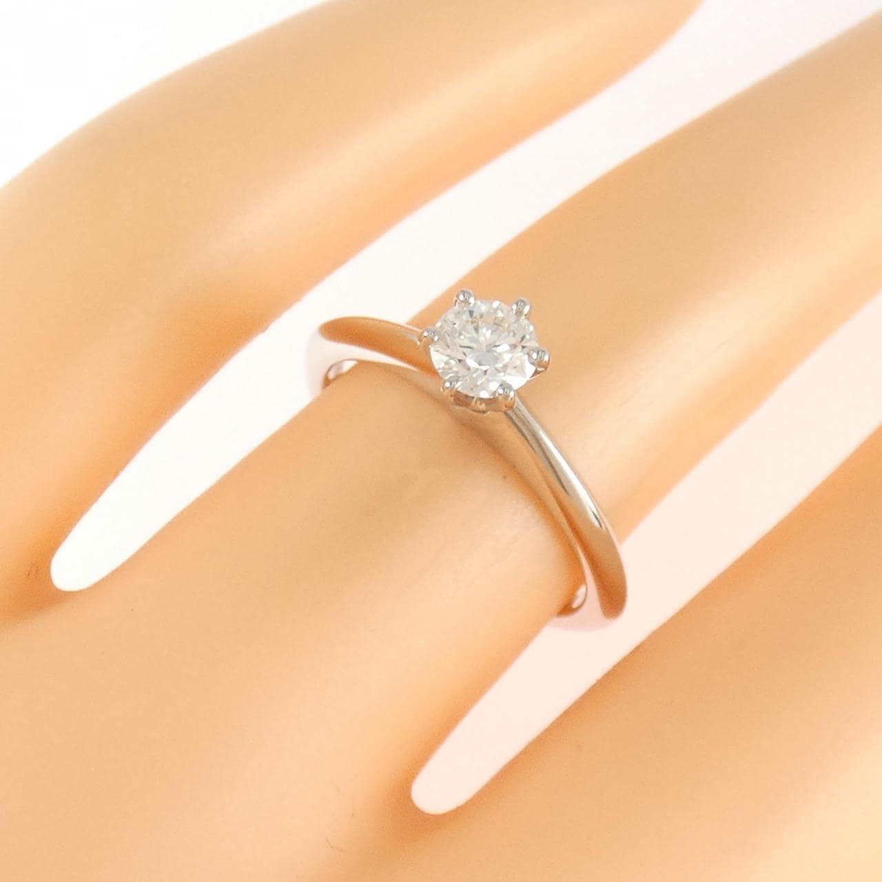 TIFFANY經典款单钻指，0.33克拉，H色，VVS2淨度，3EXT