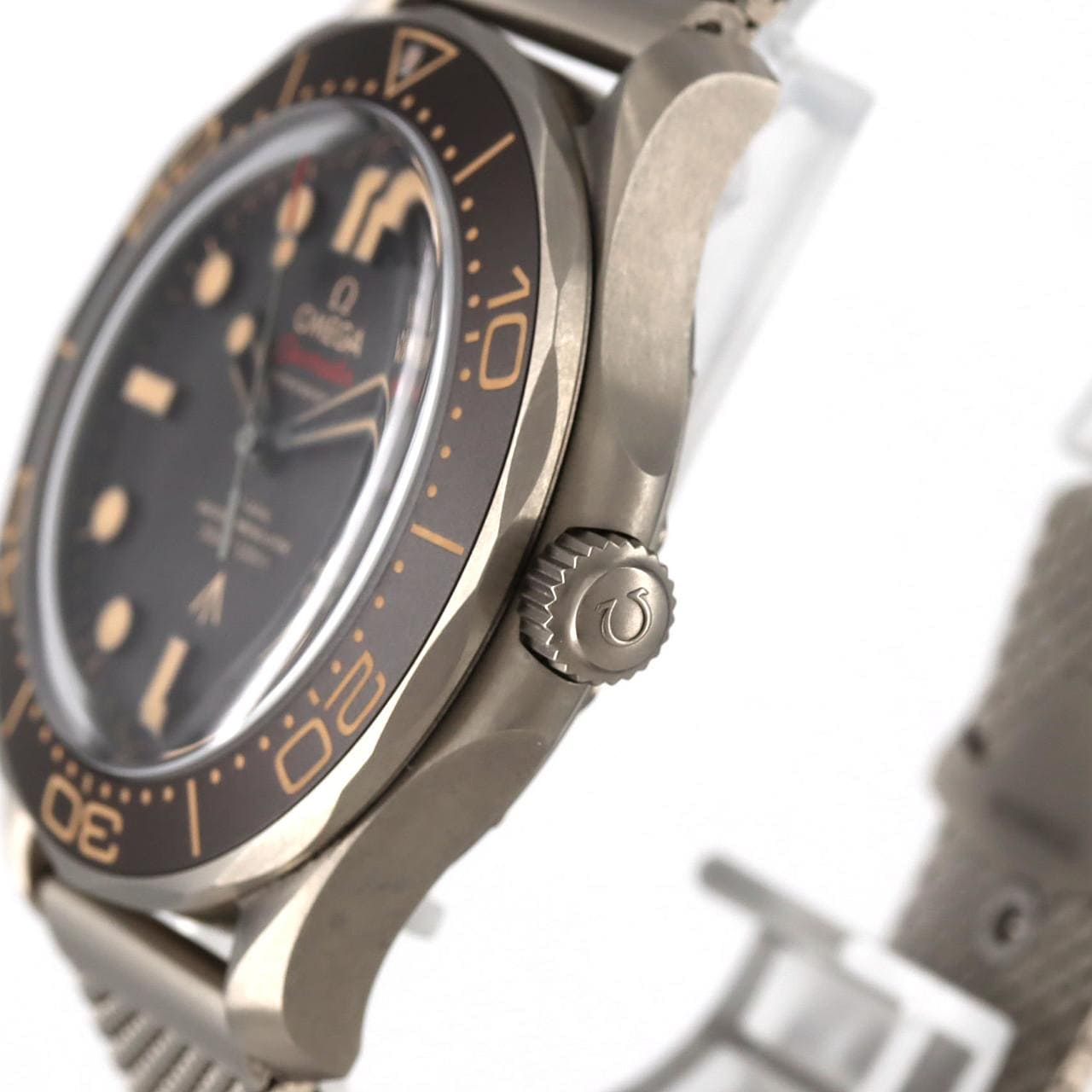 オメガ シーマスターダイバー300M･007エディション TI 210.92.42.20.01.001 TI 自動巻