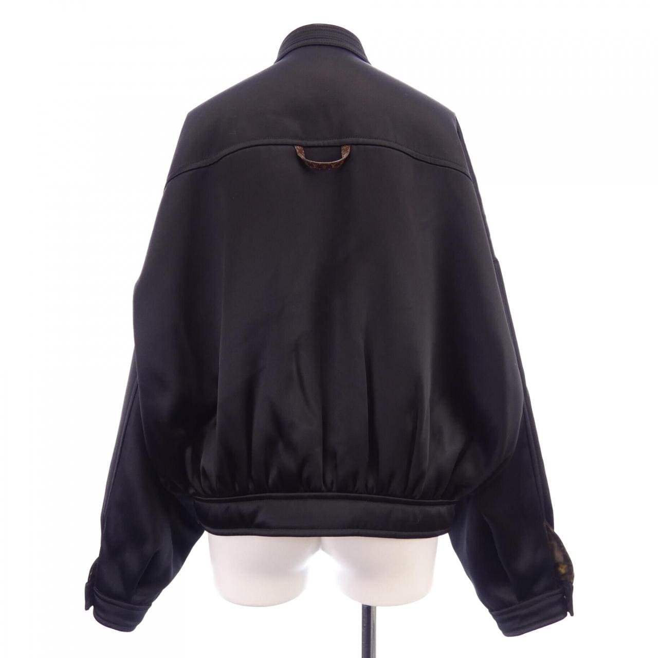 ルイヴィトン LOUIS VUITTON アジャスタブルディテール FMJA36IW3 ブルゾン