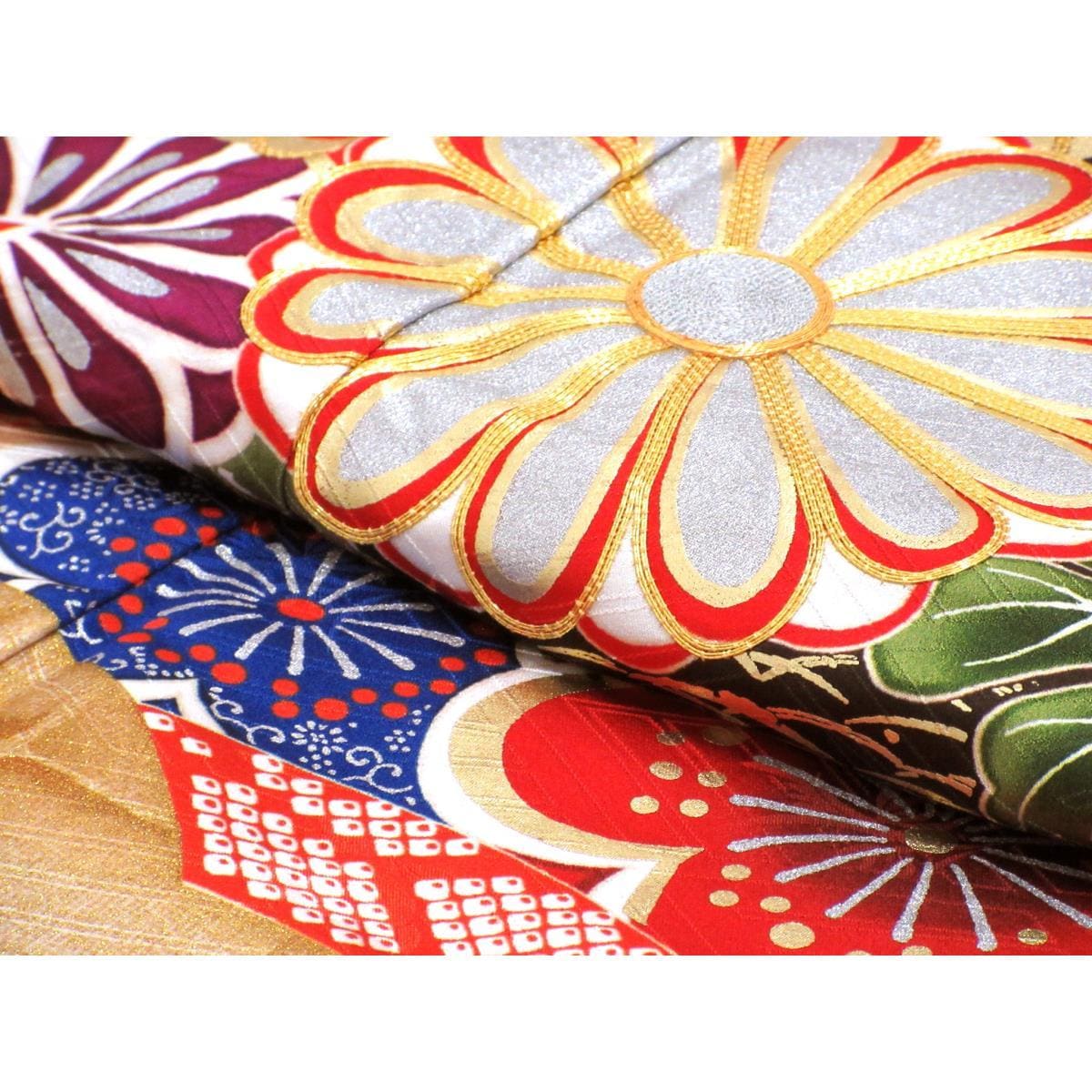 【未使用品】振袖　友禅金彩加工　刺繍入り