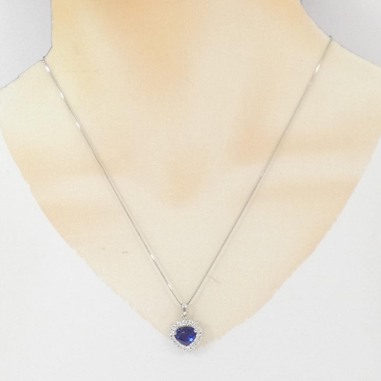 PT900/PT850 サファイヤ ネックレス 2.29CT