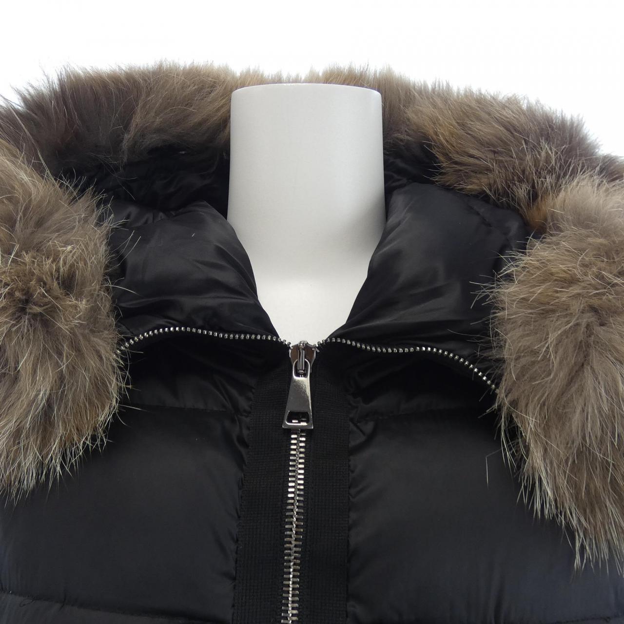 モンクレール MONCLER TINUVIEL ダウンコート