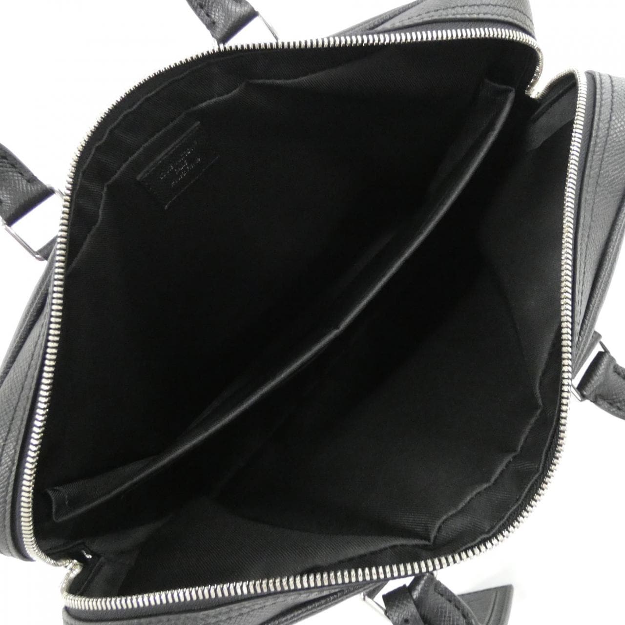 ルイヴィトン タイガ ポルト ドキュマン ヴォワヤージュ M30925 バッグ