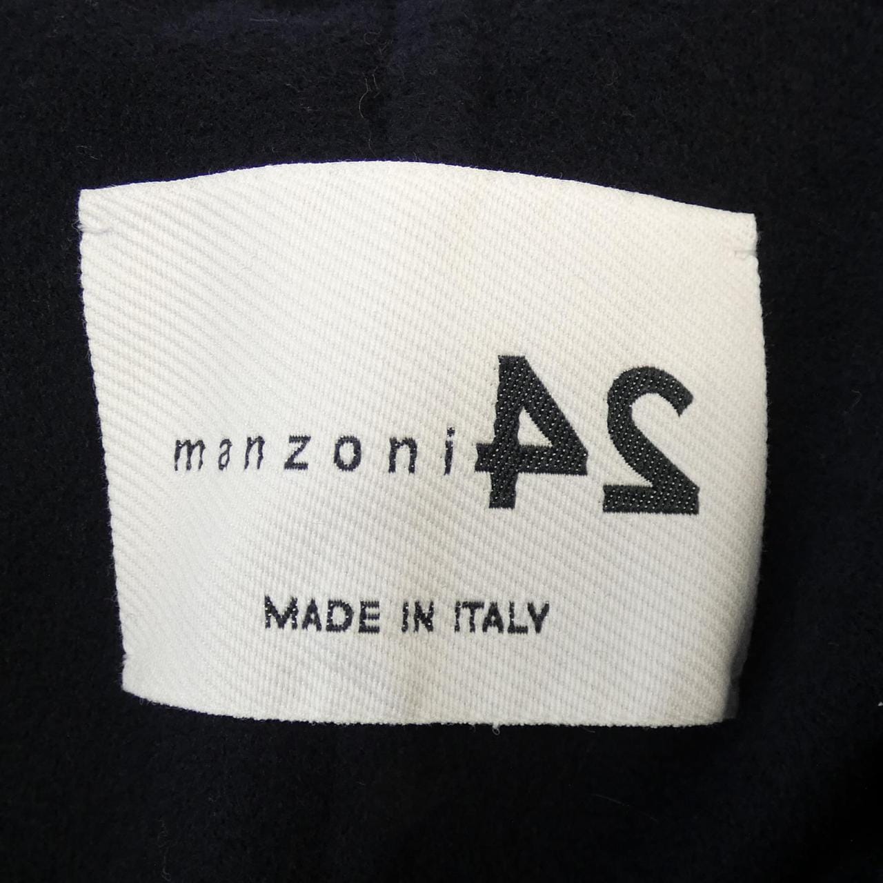 マンツォーニ24 MANZONI24 ケープ