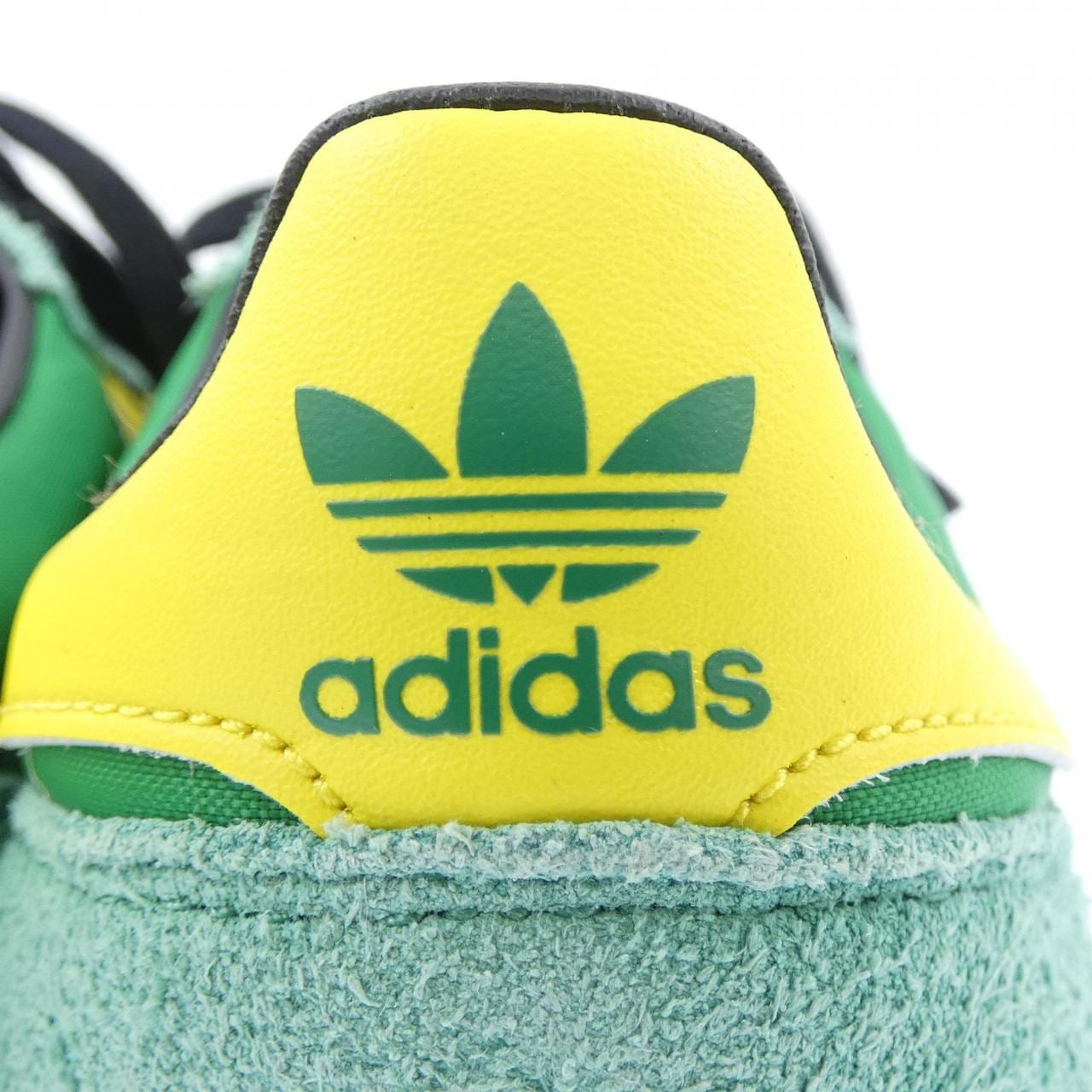 アディダス ADIDAS IG2133 スニーカー